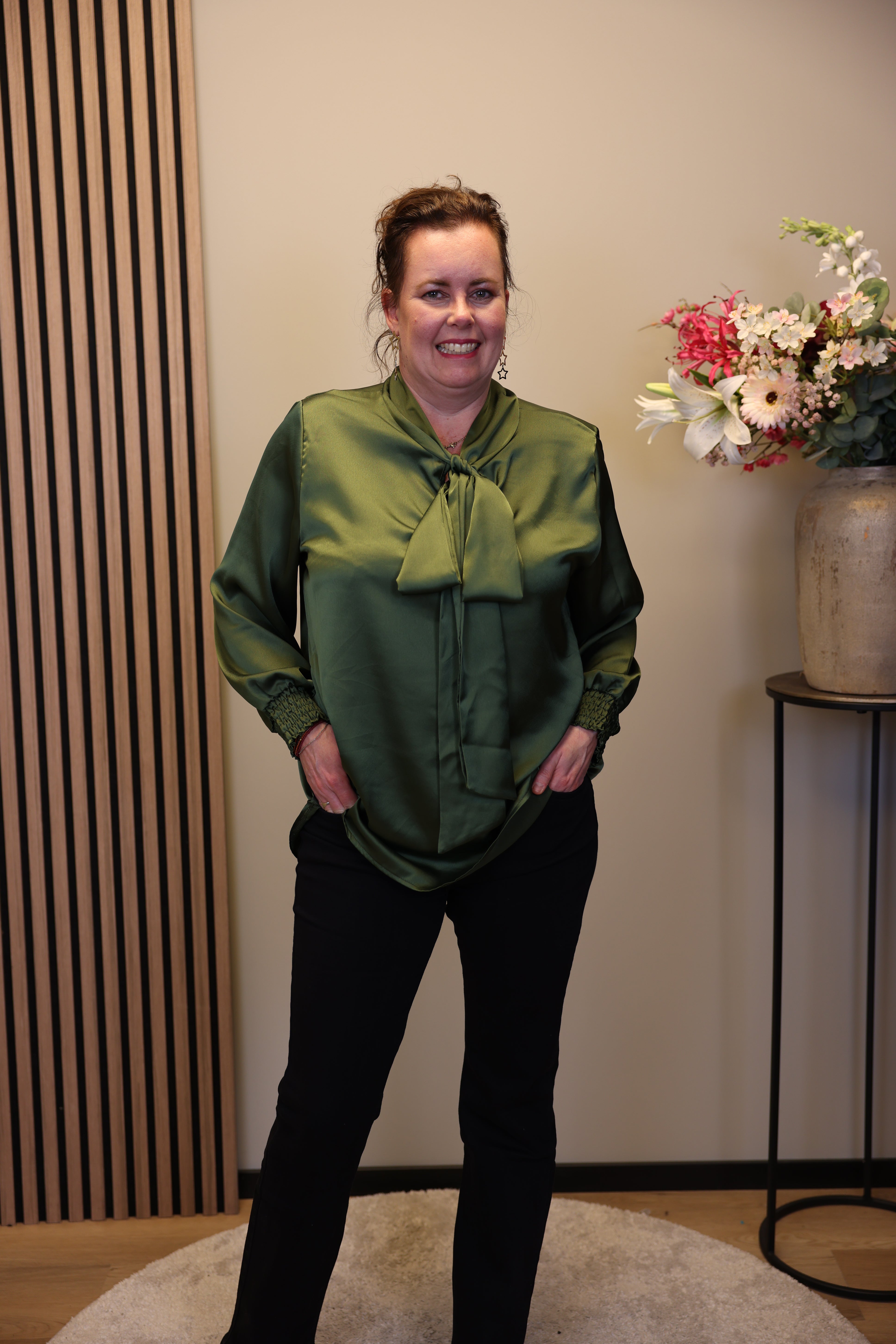 Fabienne | Blouse satijnlook groen 40 t/m 42