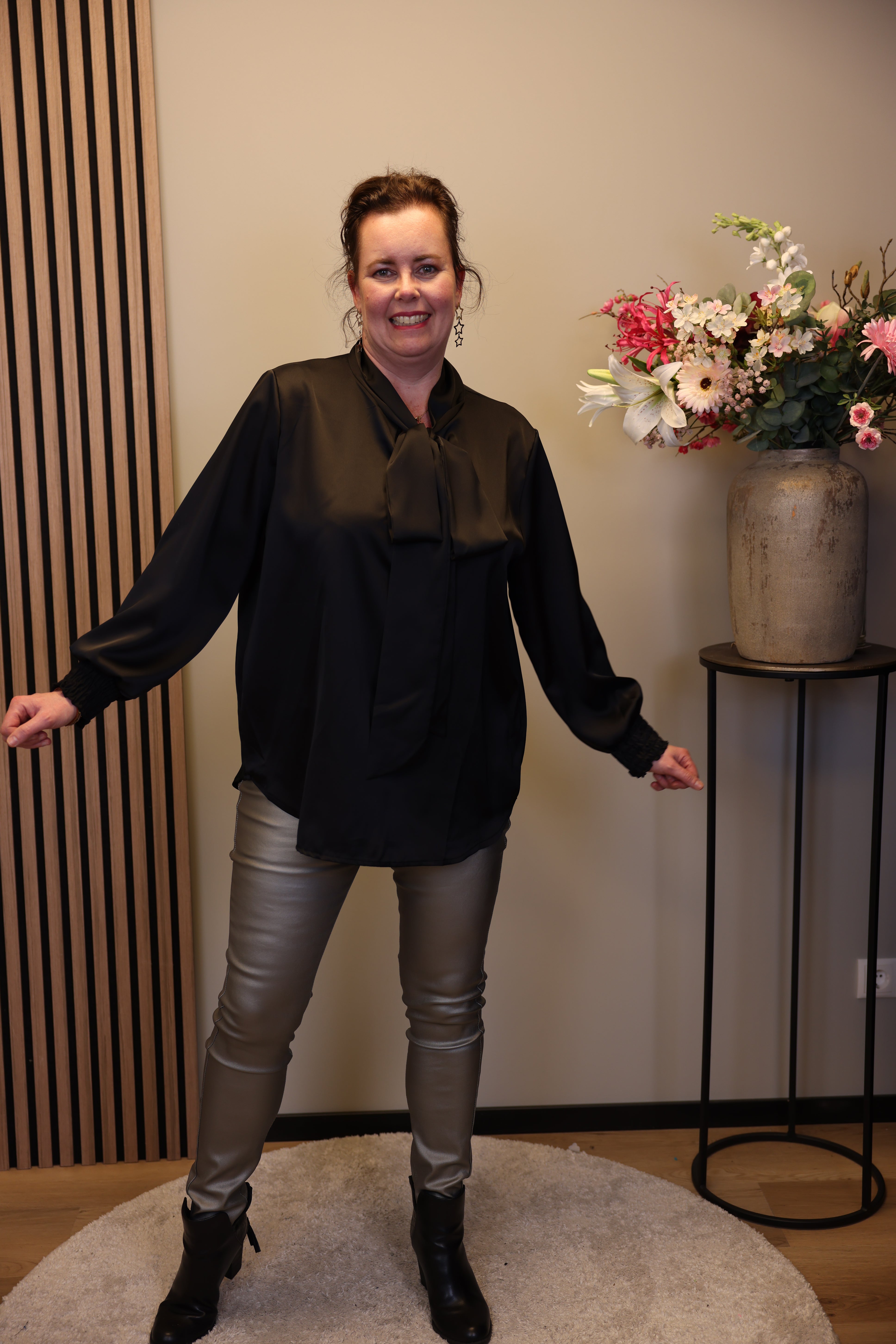 Fabienne | Blouse satijnlook zwart 40 t/m 42