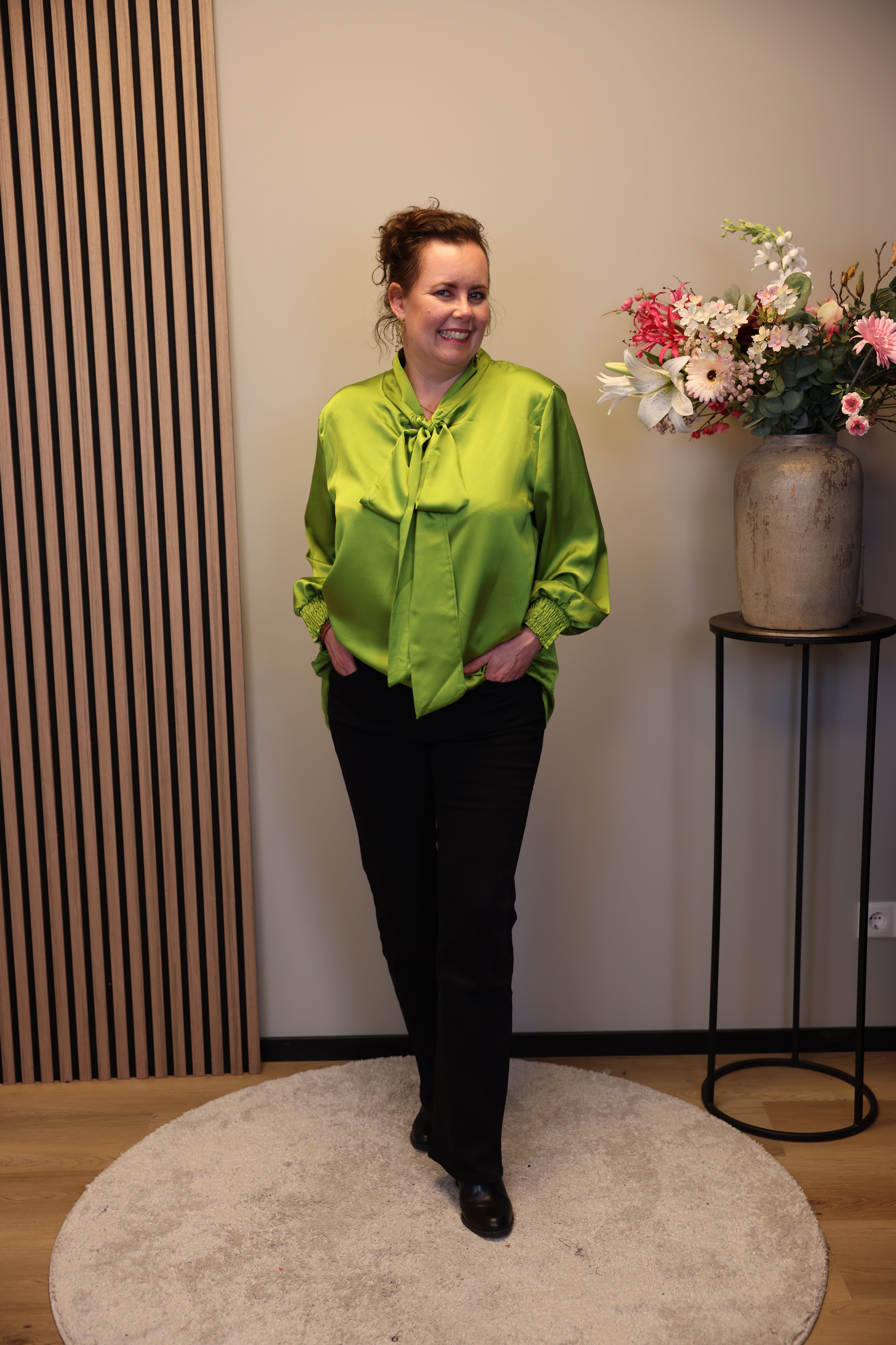 Fabienne | Blouse satijnlook apple groen 40 t/m 42