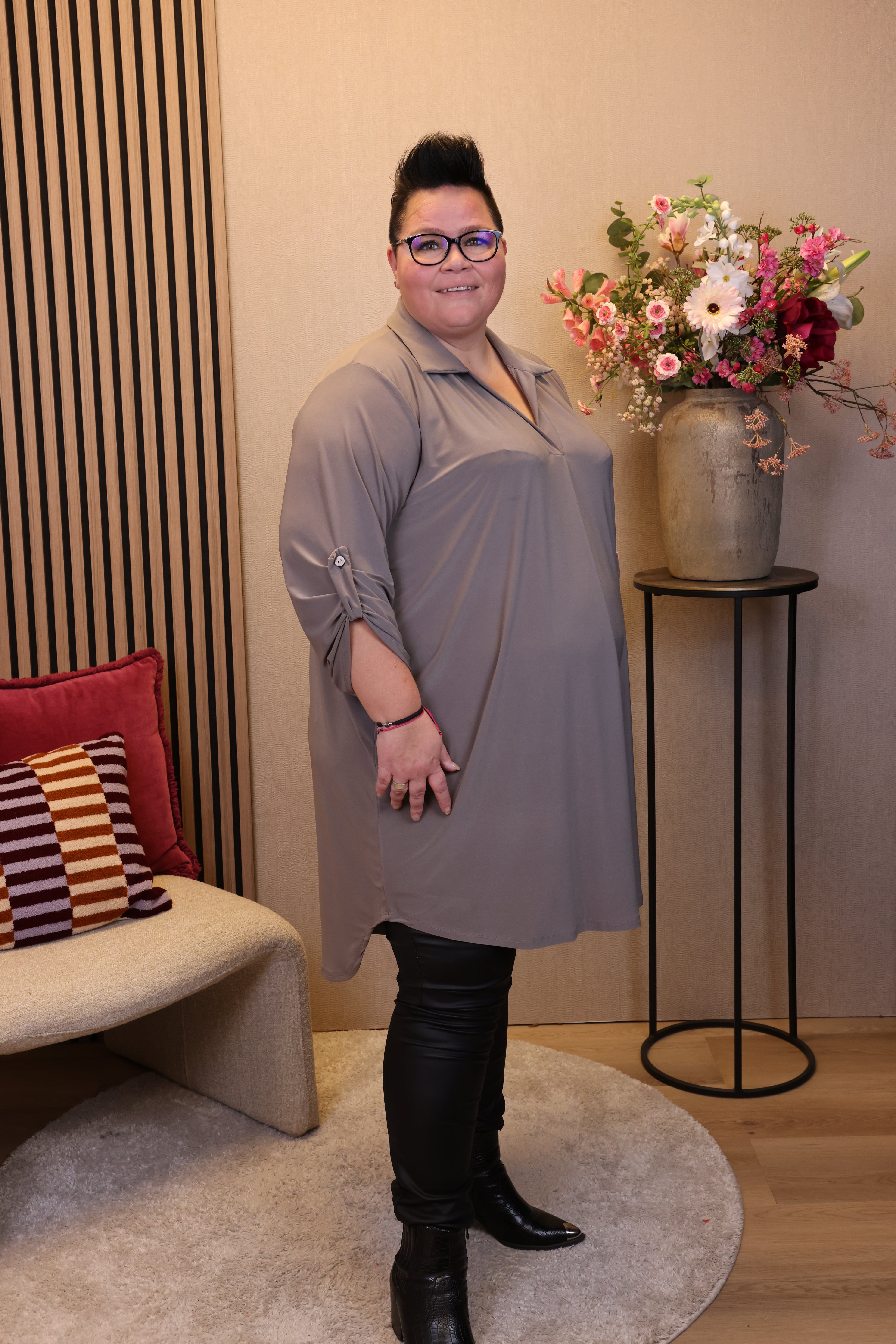 Marieke | Tuniek taupe met kraagje