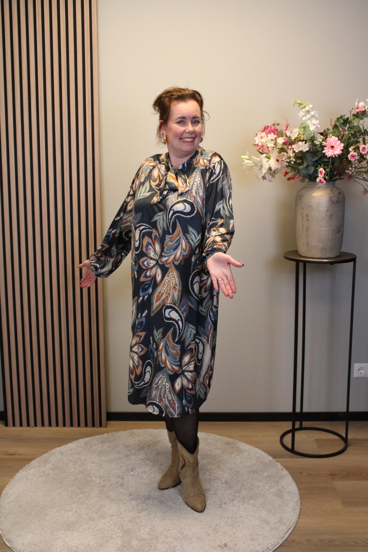 Soliya | Jurk blauw met strikje 46 t/m 50