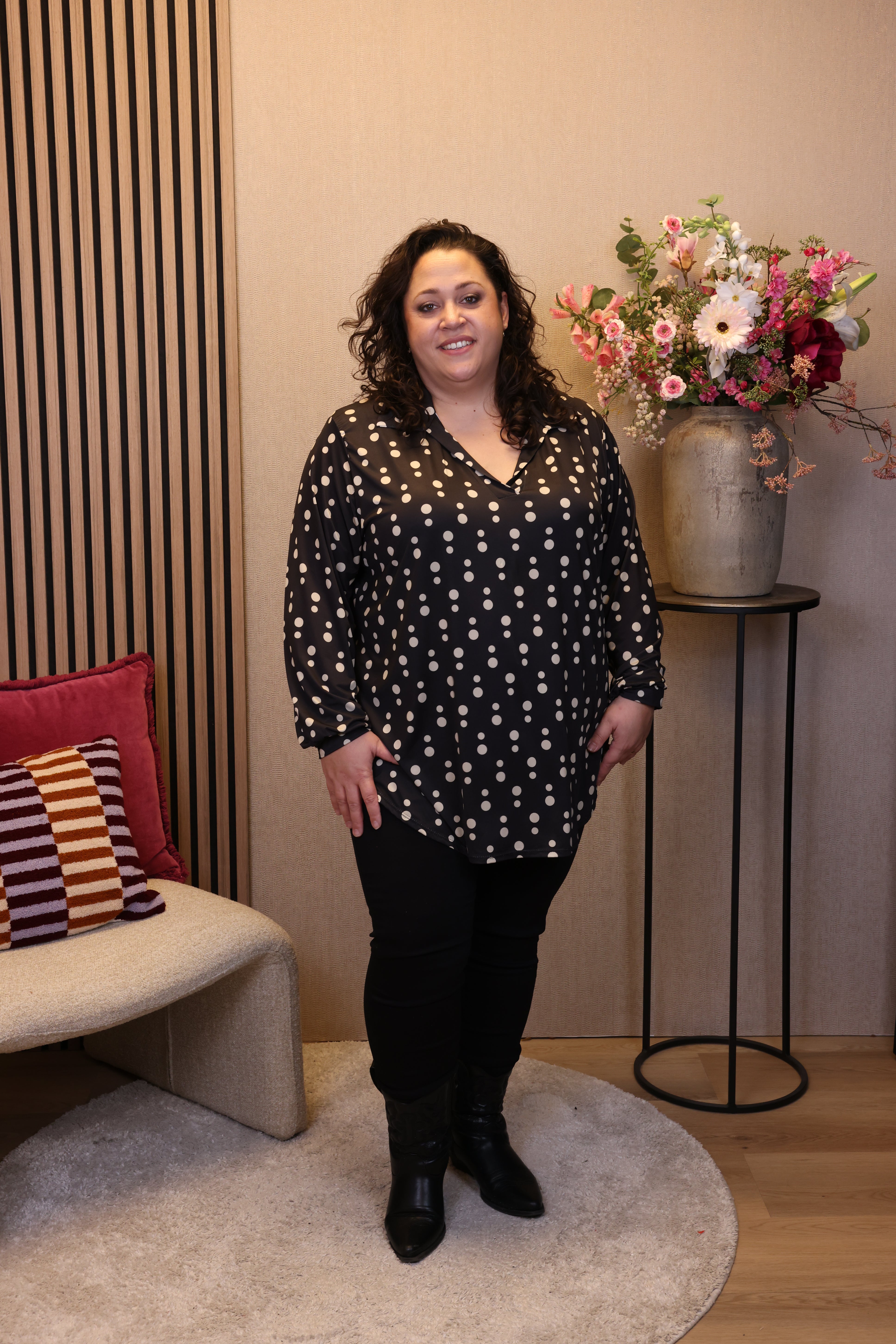 Kamila | Blouse zwart met kraagje