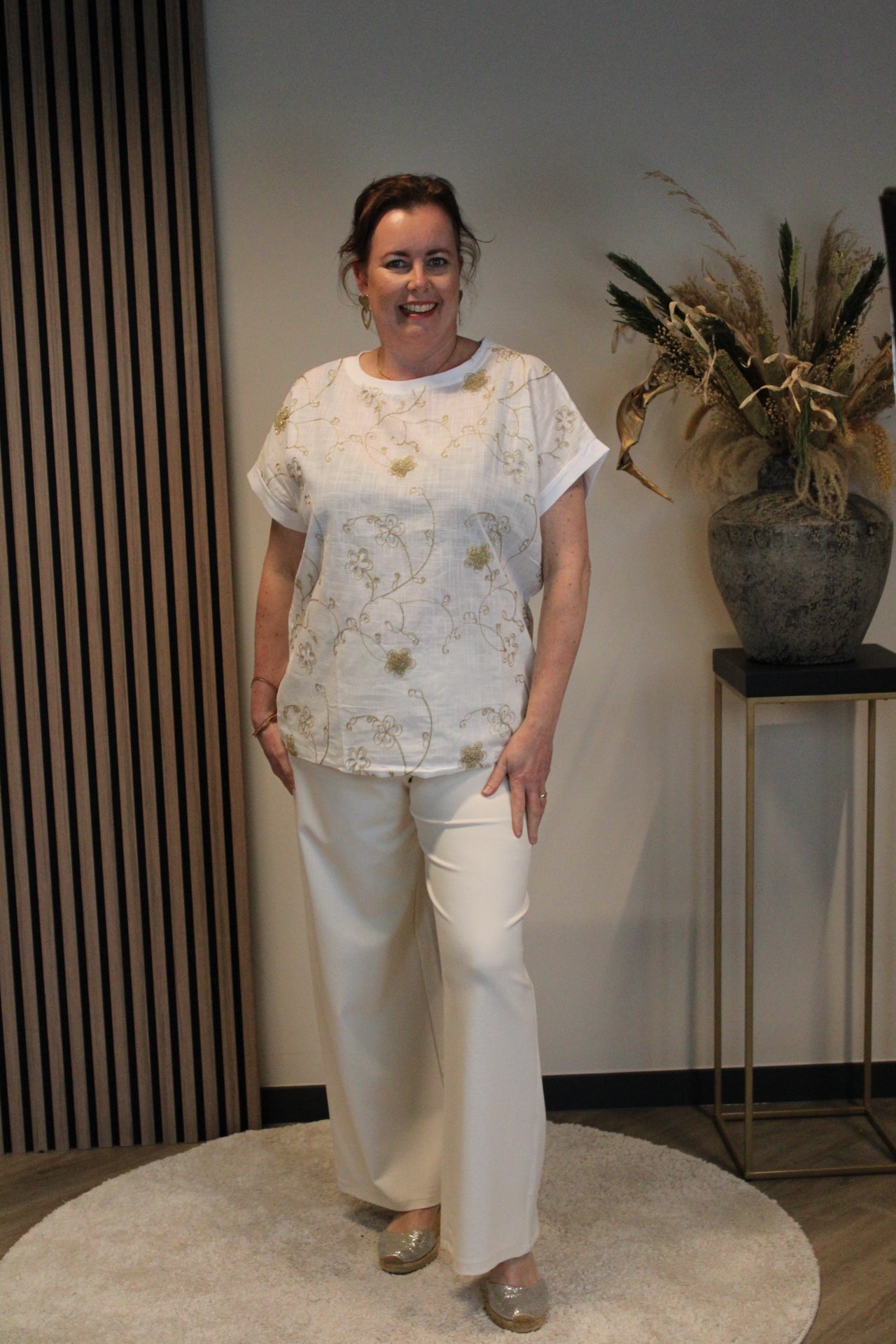 Emma | geborduurd T-shirt wit-goud 40 t/m 48