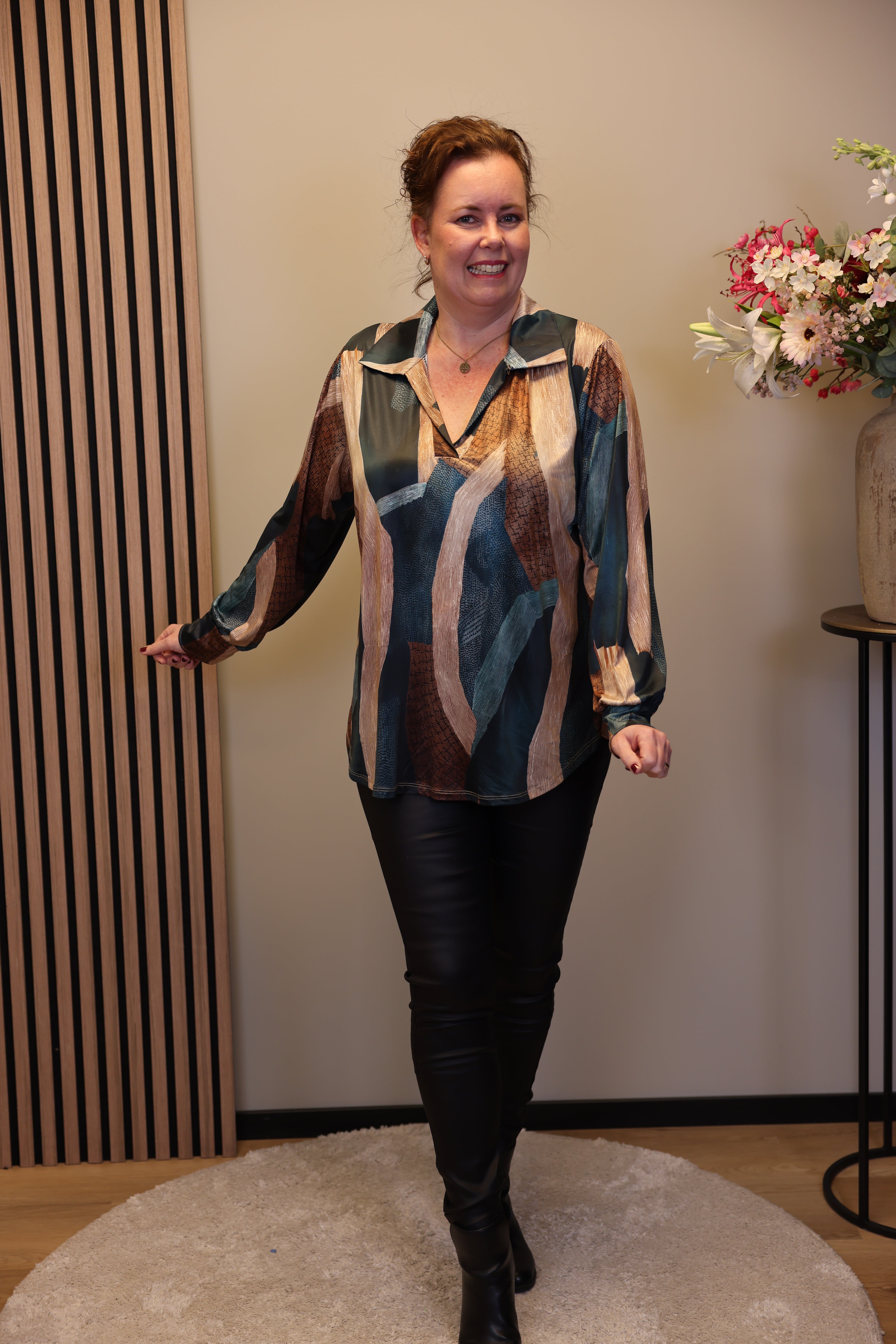 Tara | Blouse aqua met kraagje 52 t/m 58