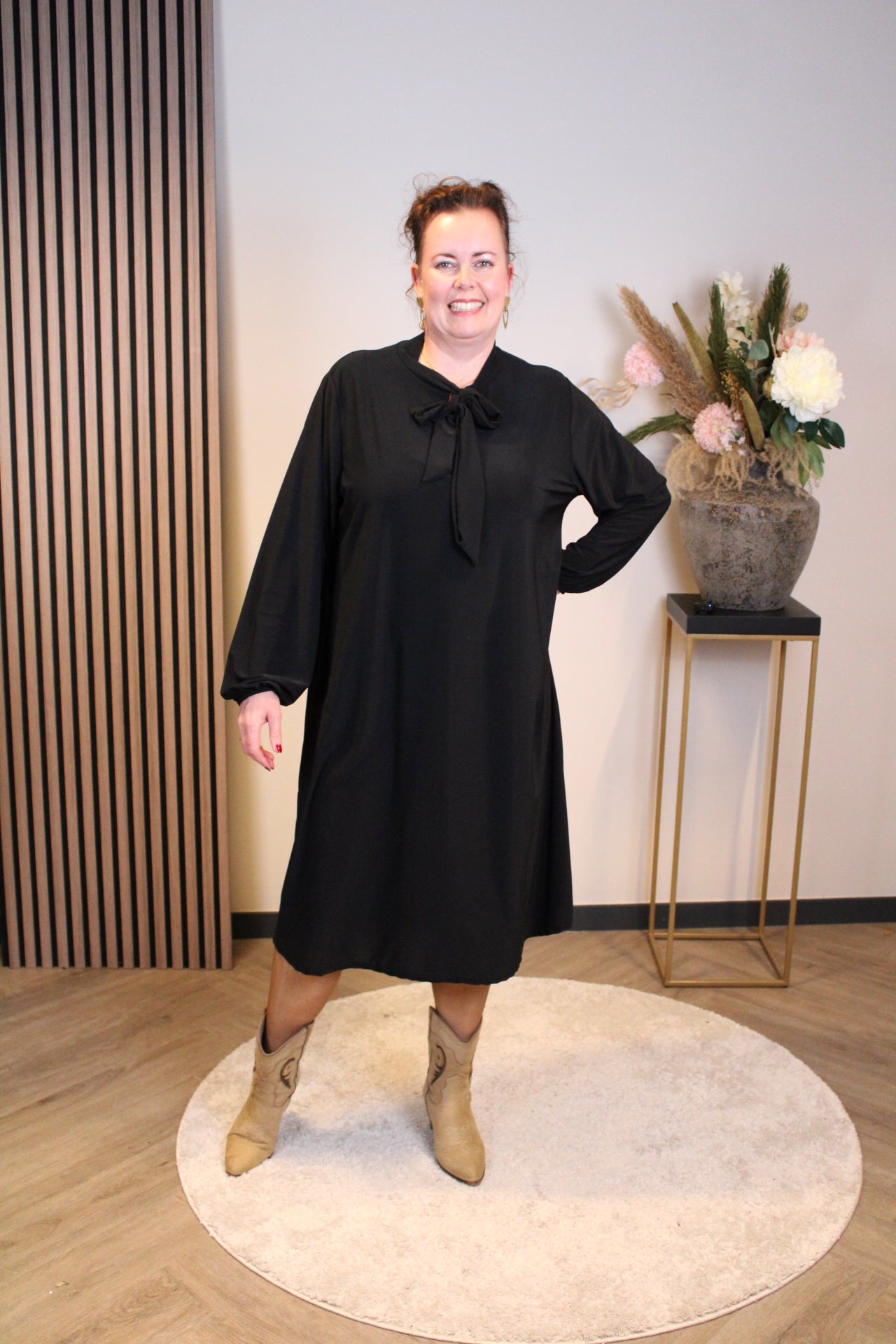 Hester | Jurk zwart met strikje 46 t/m 50