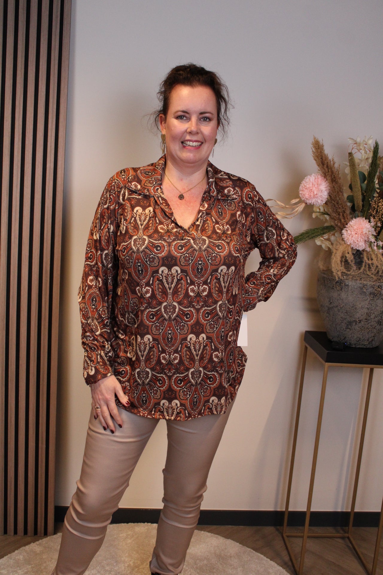 Niki | Blouse roest bruin met kraagje