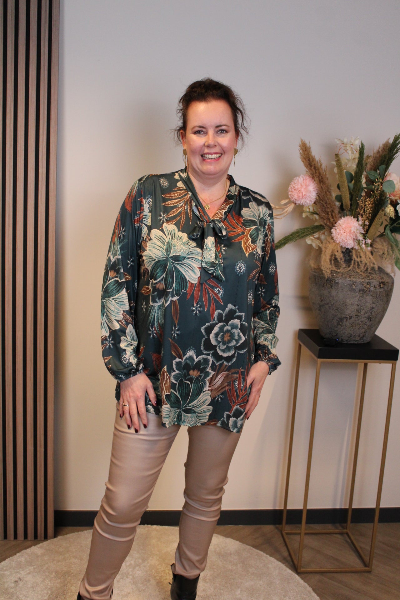 Jara | Blouse aqua met strikje 48 t/m 52