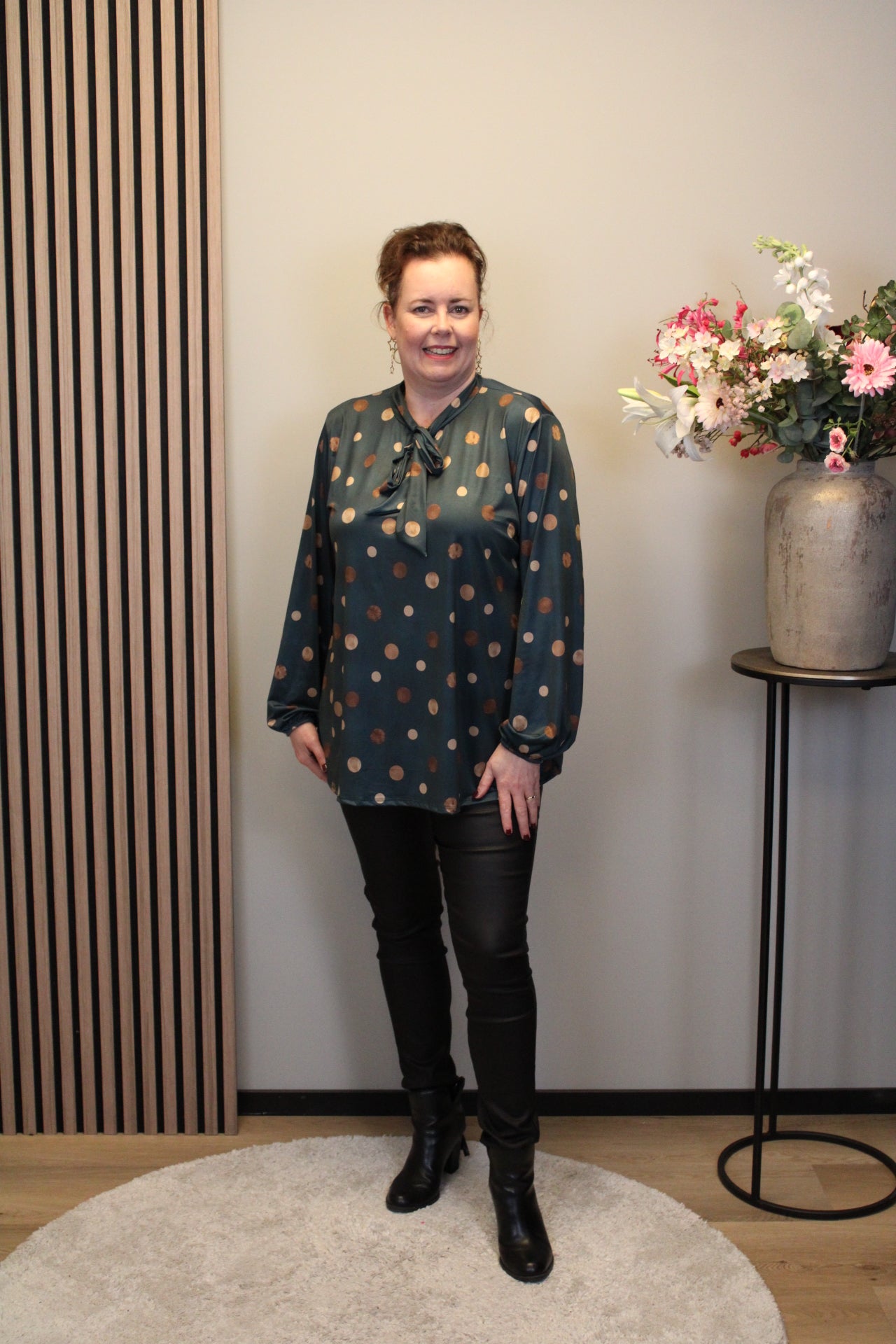 Nelora | Blouse met strik blauw lange mouw 38 t/m 48