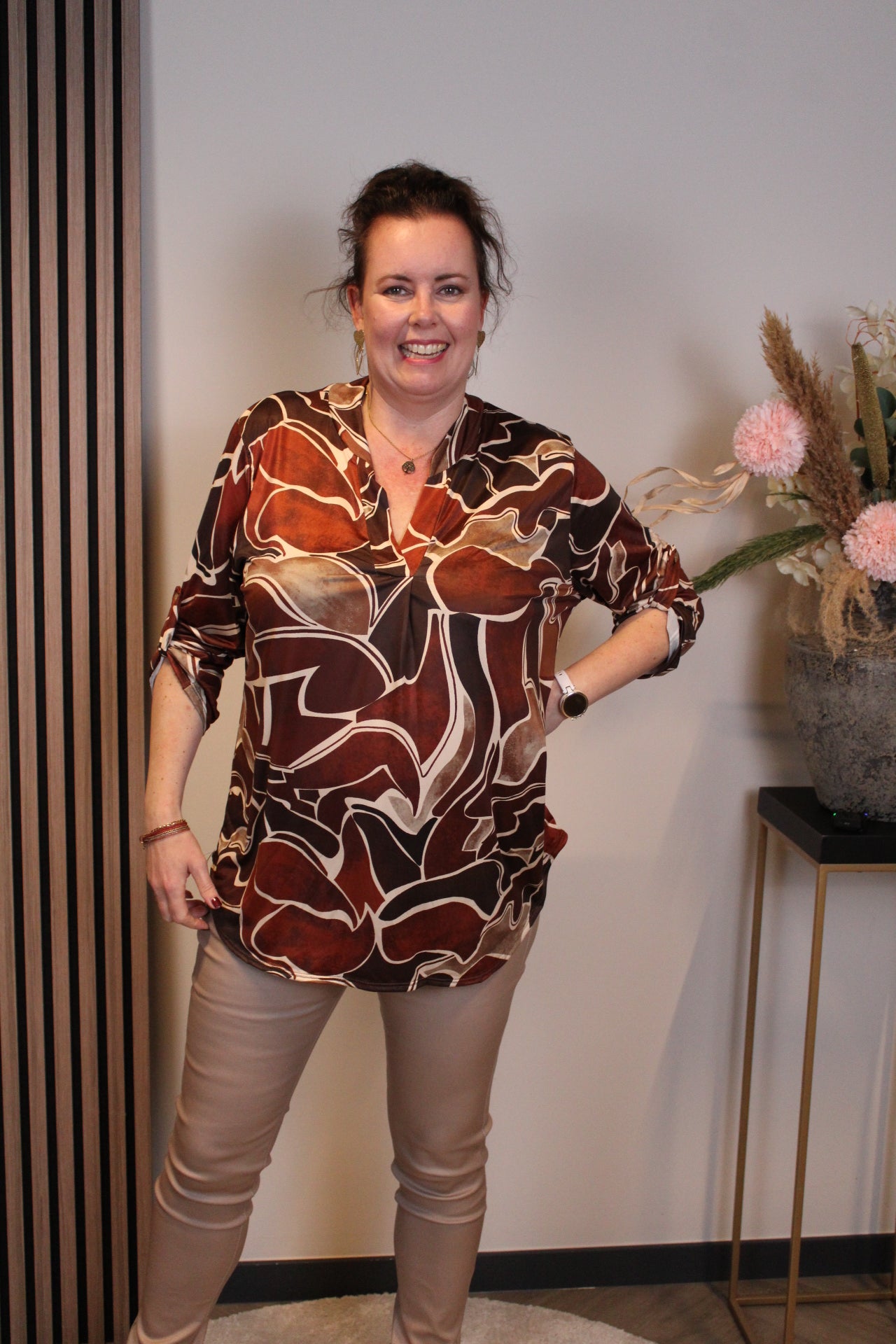 Hila | Blouse bruin lange mouw 48 t/m 52