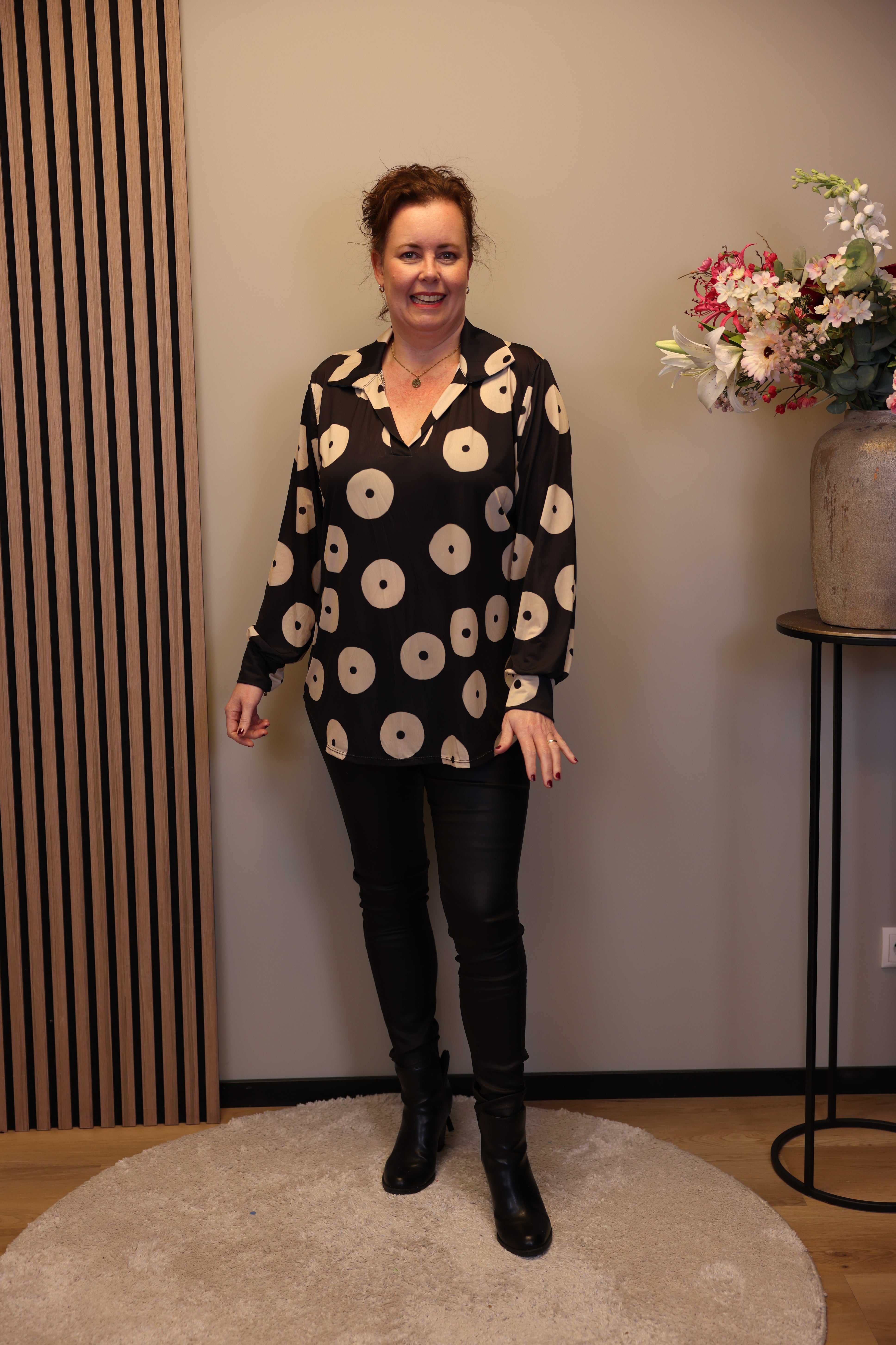 Mira | Blouse zwart met kraagje 38 t/m 48