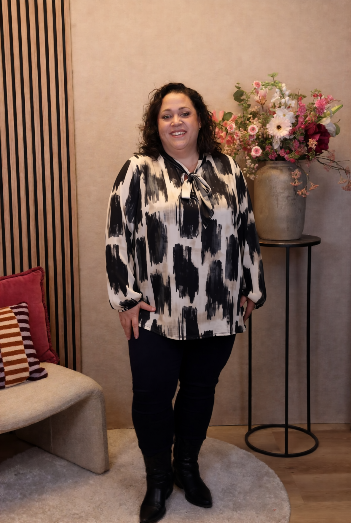 Molly | Blouse zwart met strik
