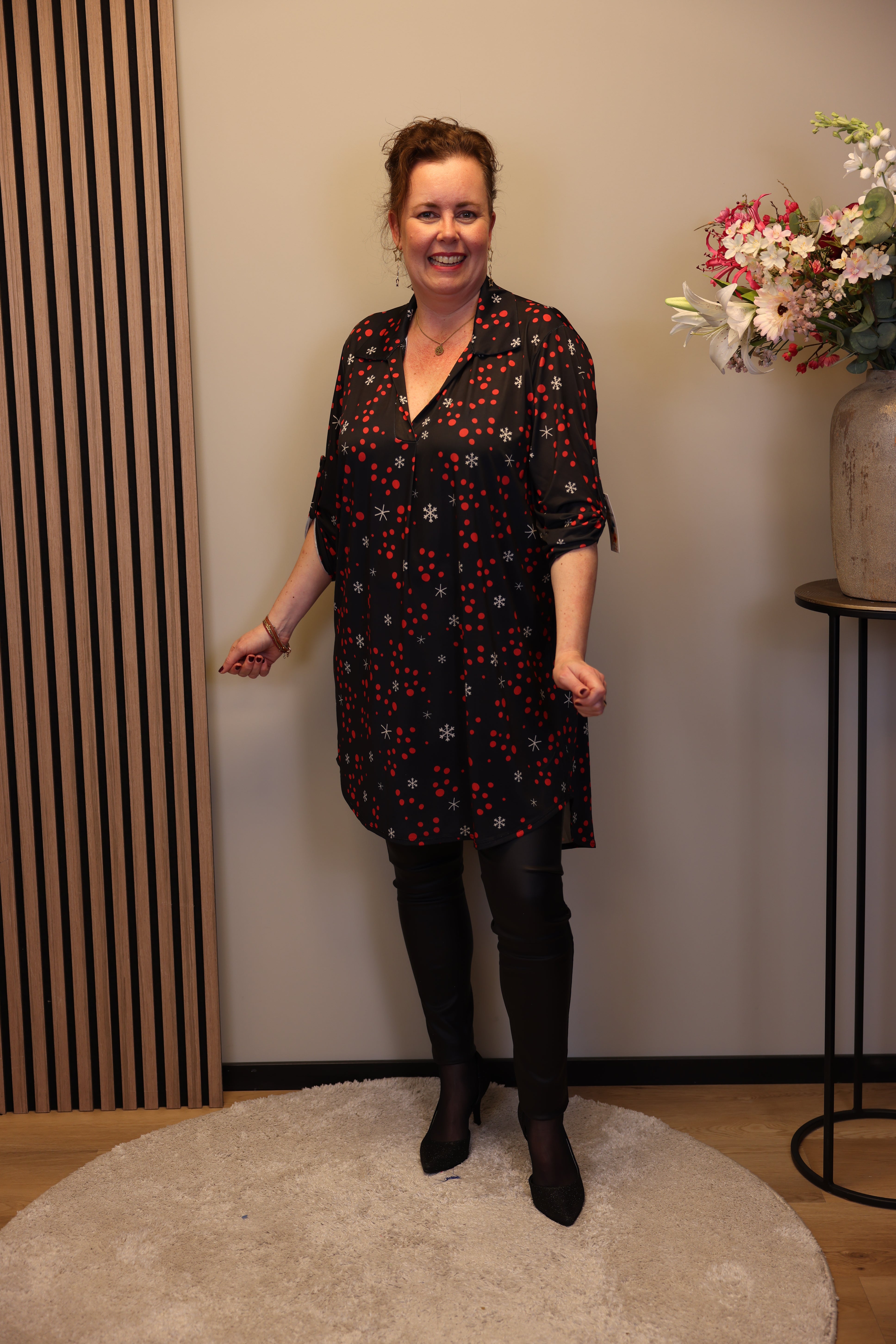 Naomi | tuniek zwart/rood met kraagje 38 t/m 48