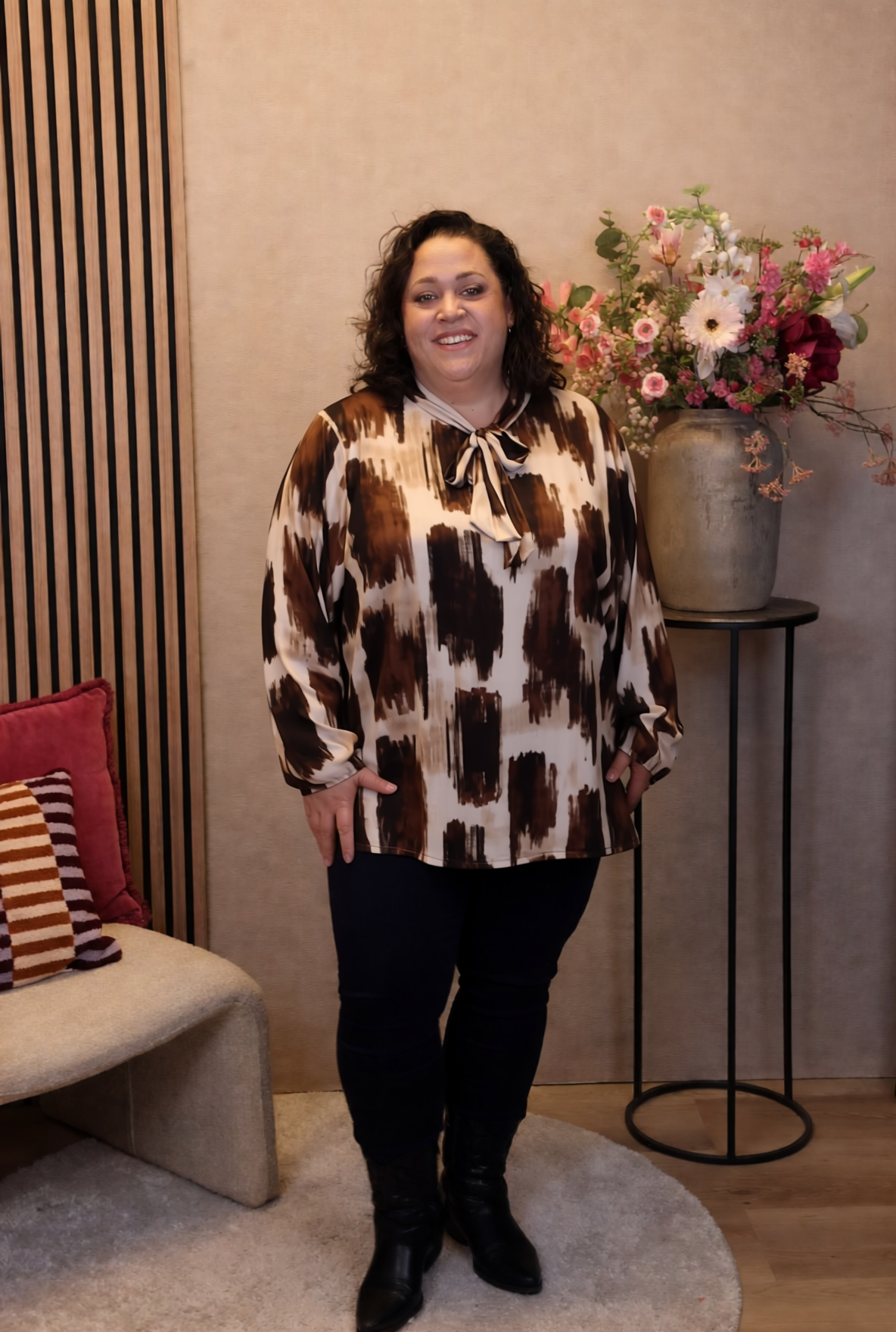Molly | Blouse bruin met strik