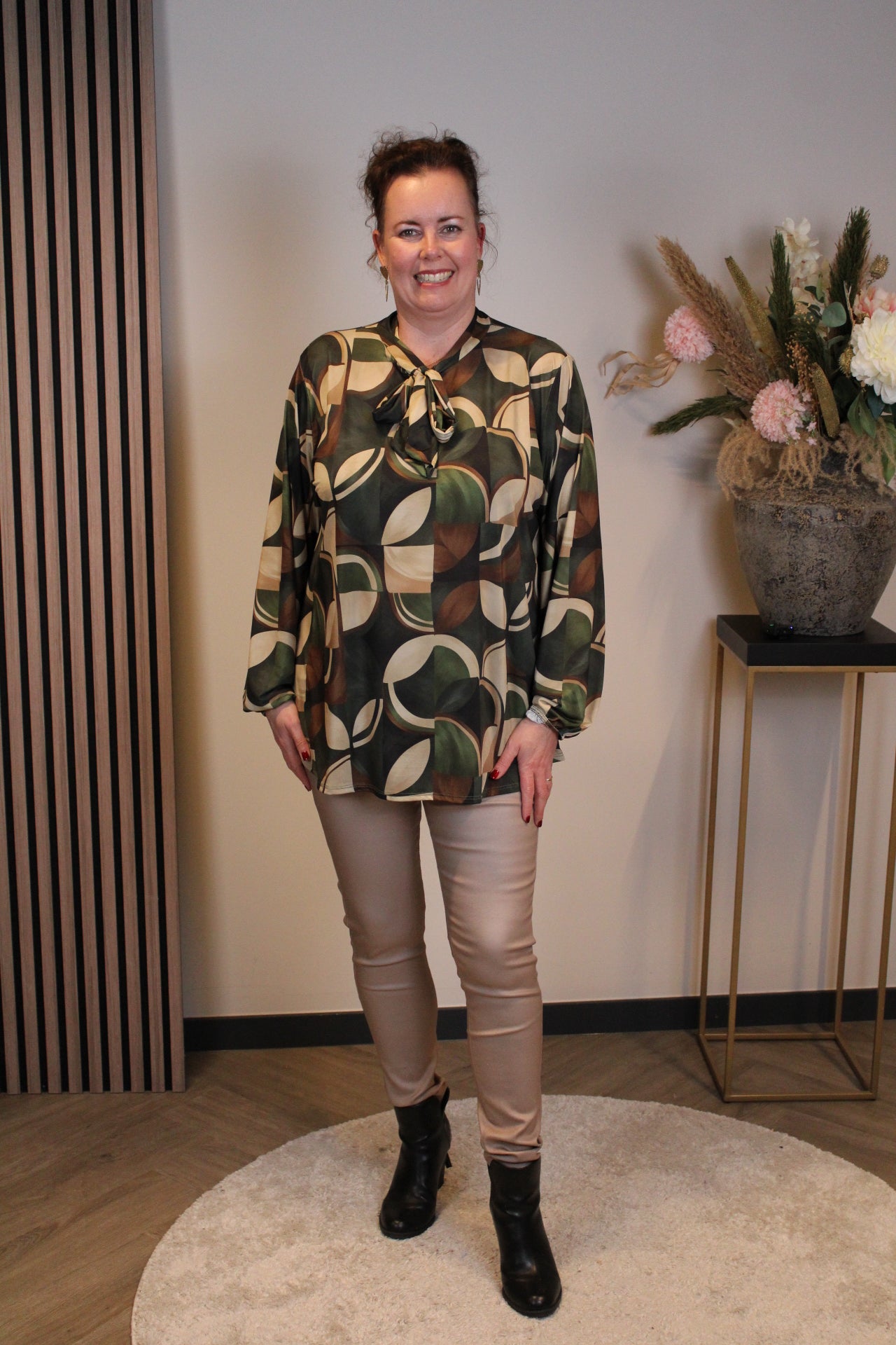 Anya | Blouse met strik groen lange mouw 38 t/m 48