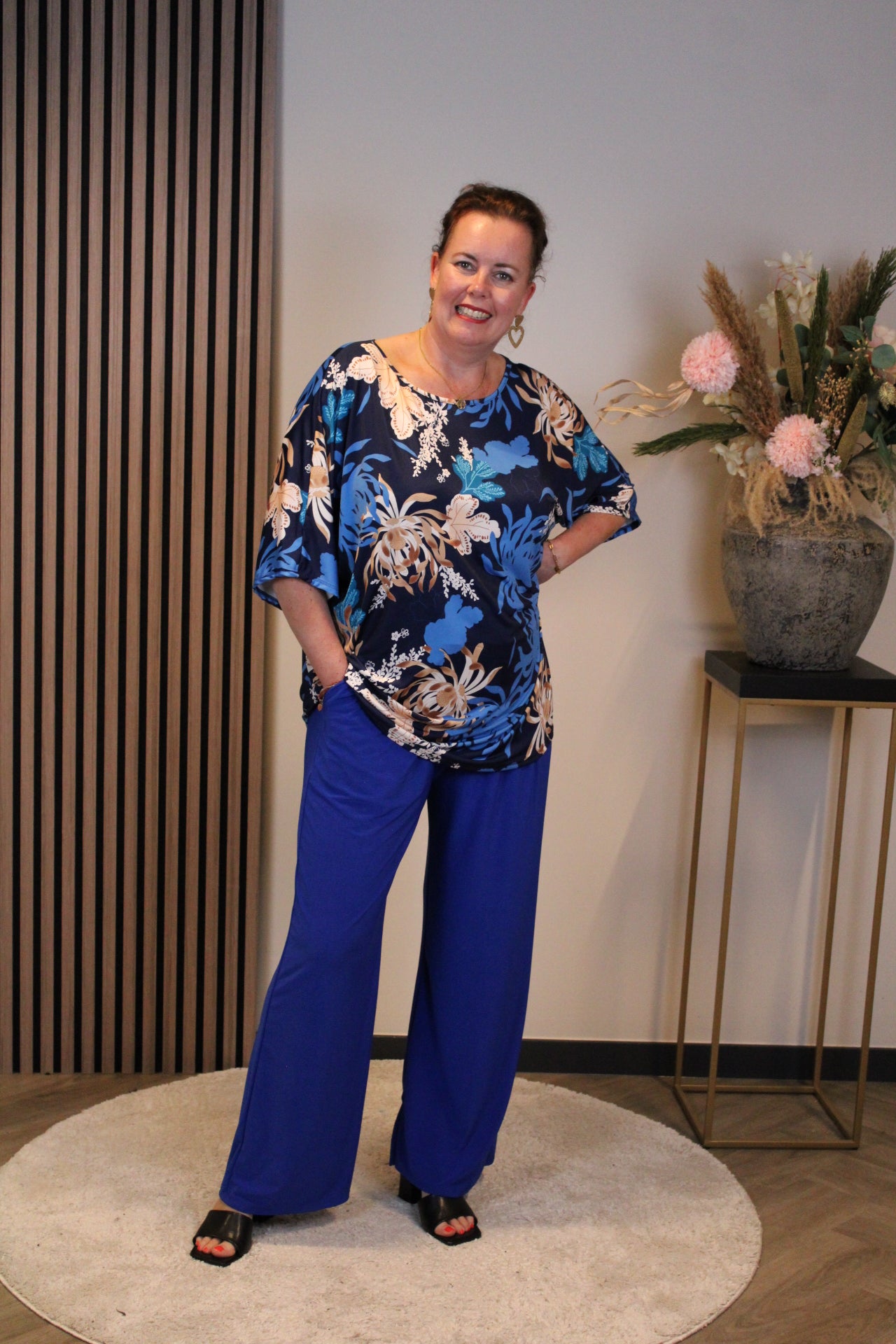 Ellen | Broek kobalt met zakken 38 t/m 46