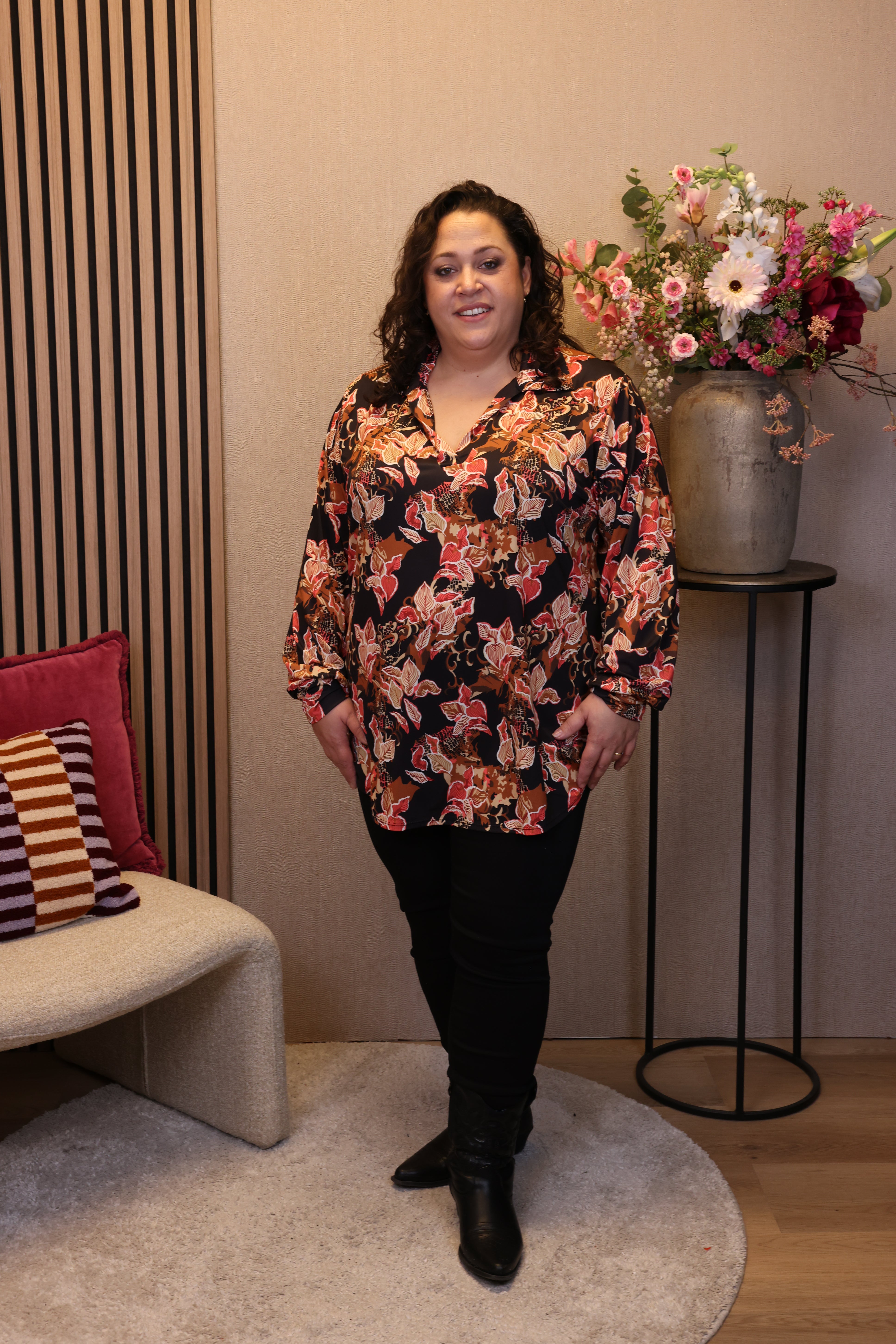 Farah | Blouse zwart met kraagje