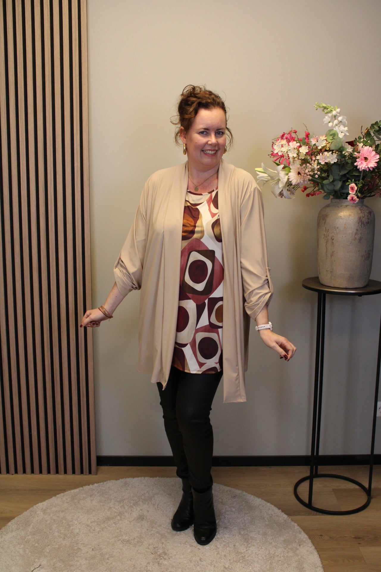 Nienke | Dun vestje kort beige 48 t/m 52