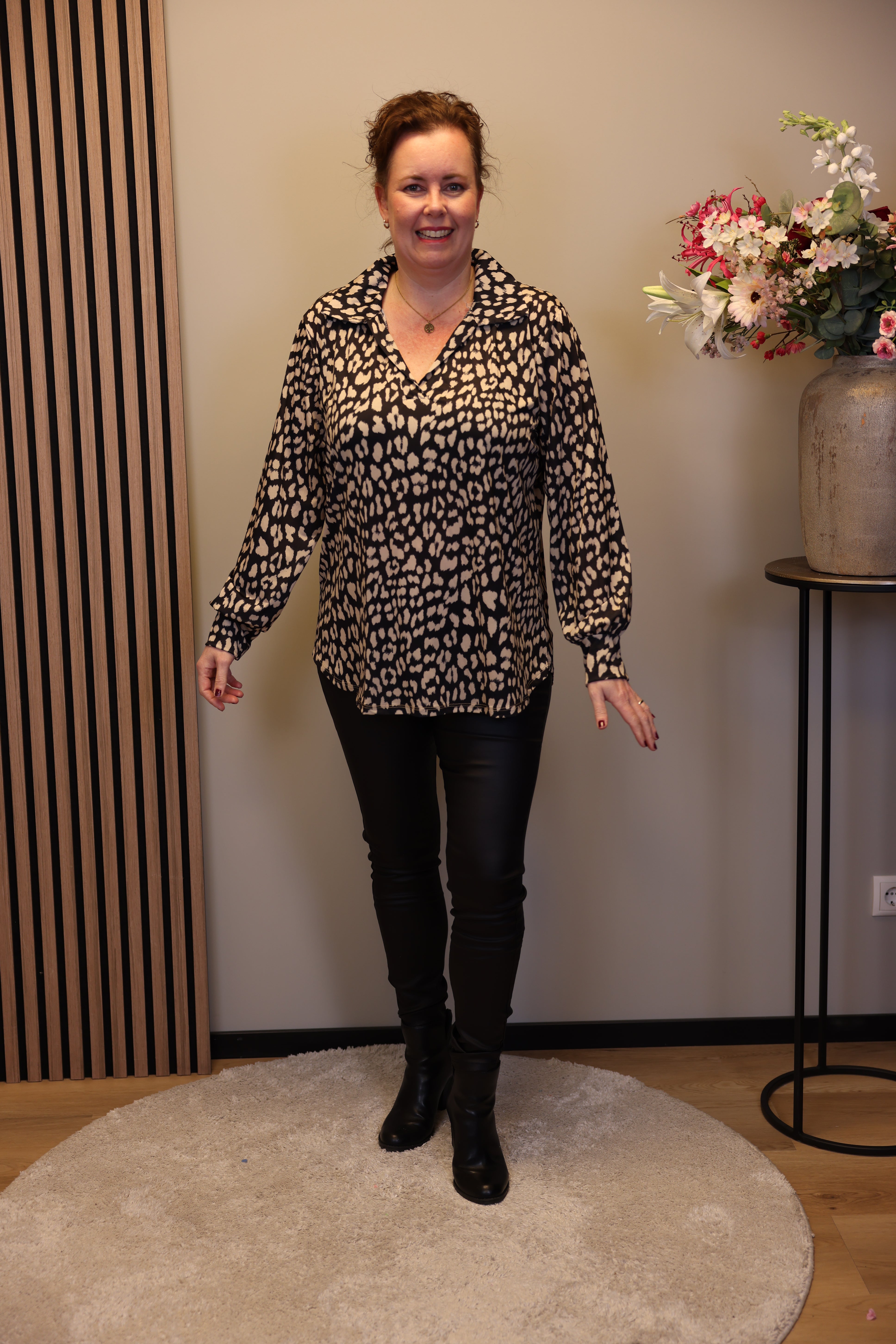 Charlotte | Blouse zwart/wit met kraagje 38 t/m 48