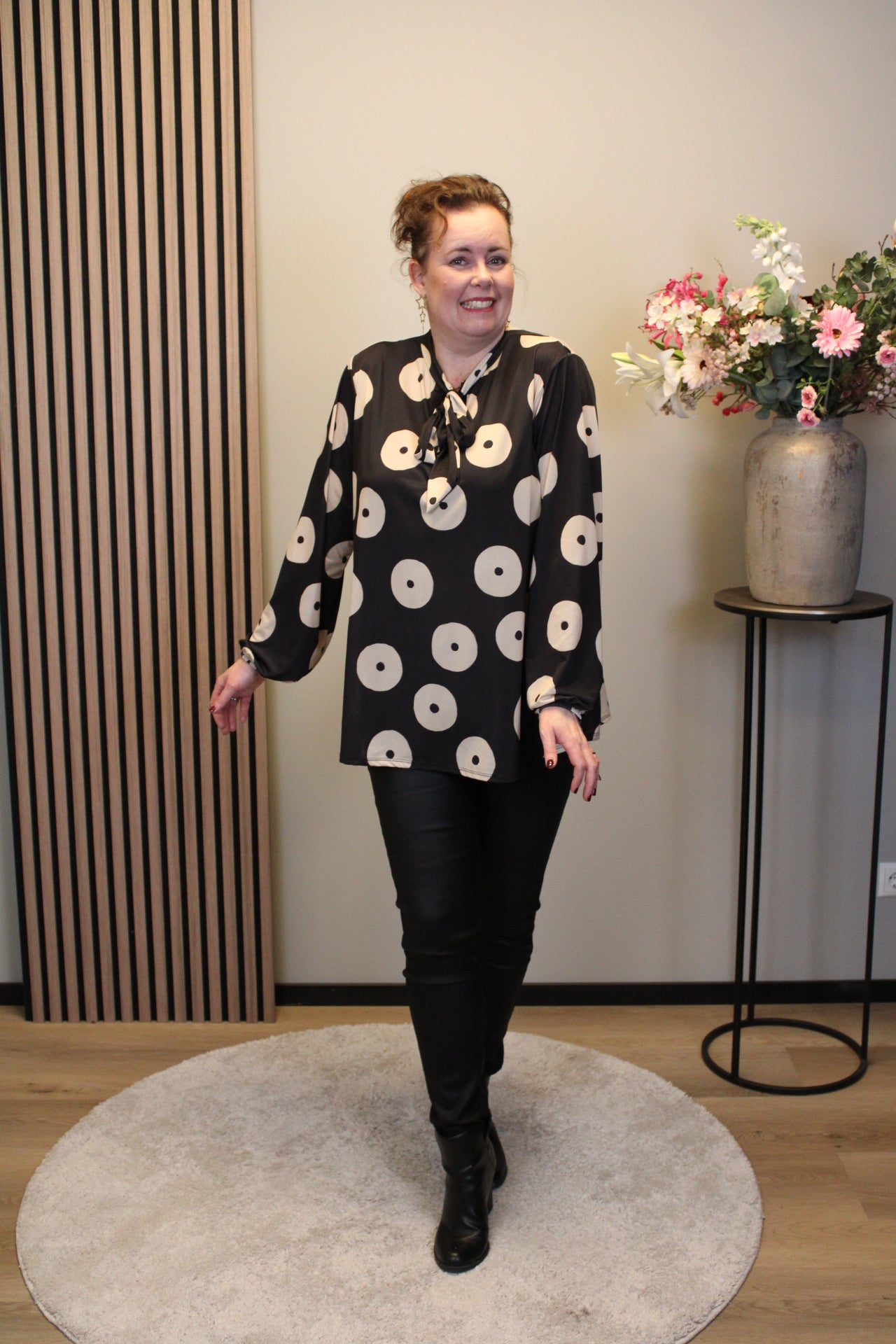 Iris | Blouse met strik zwart lange mouw 38 t/m 48