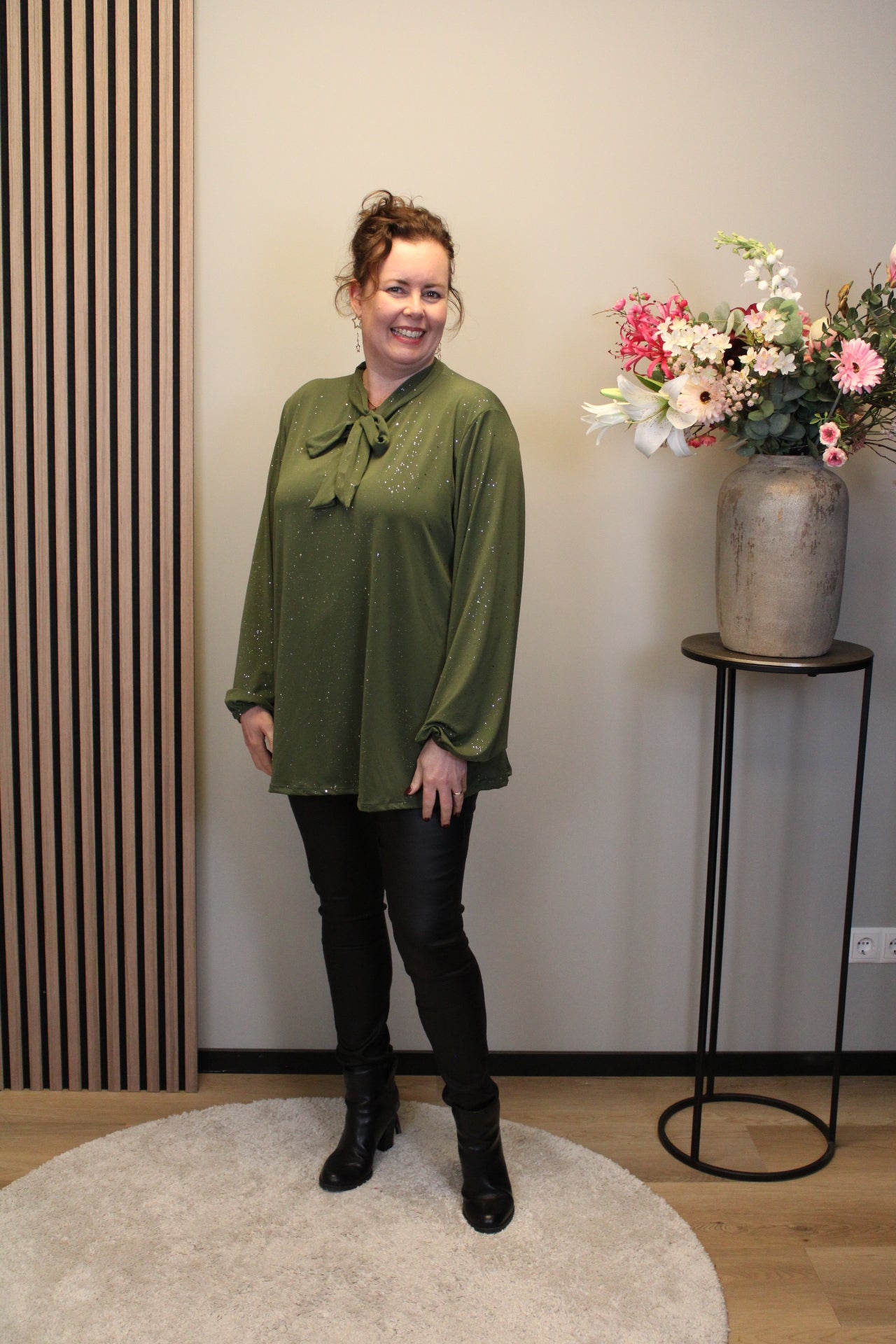 Fieke glitter | Blouse groen met strik 38 t/m 48