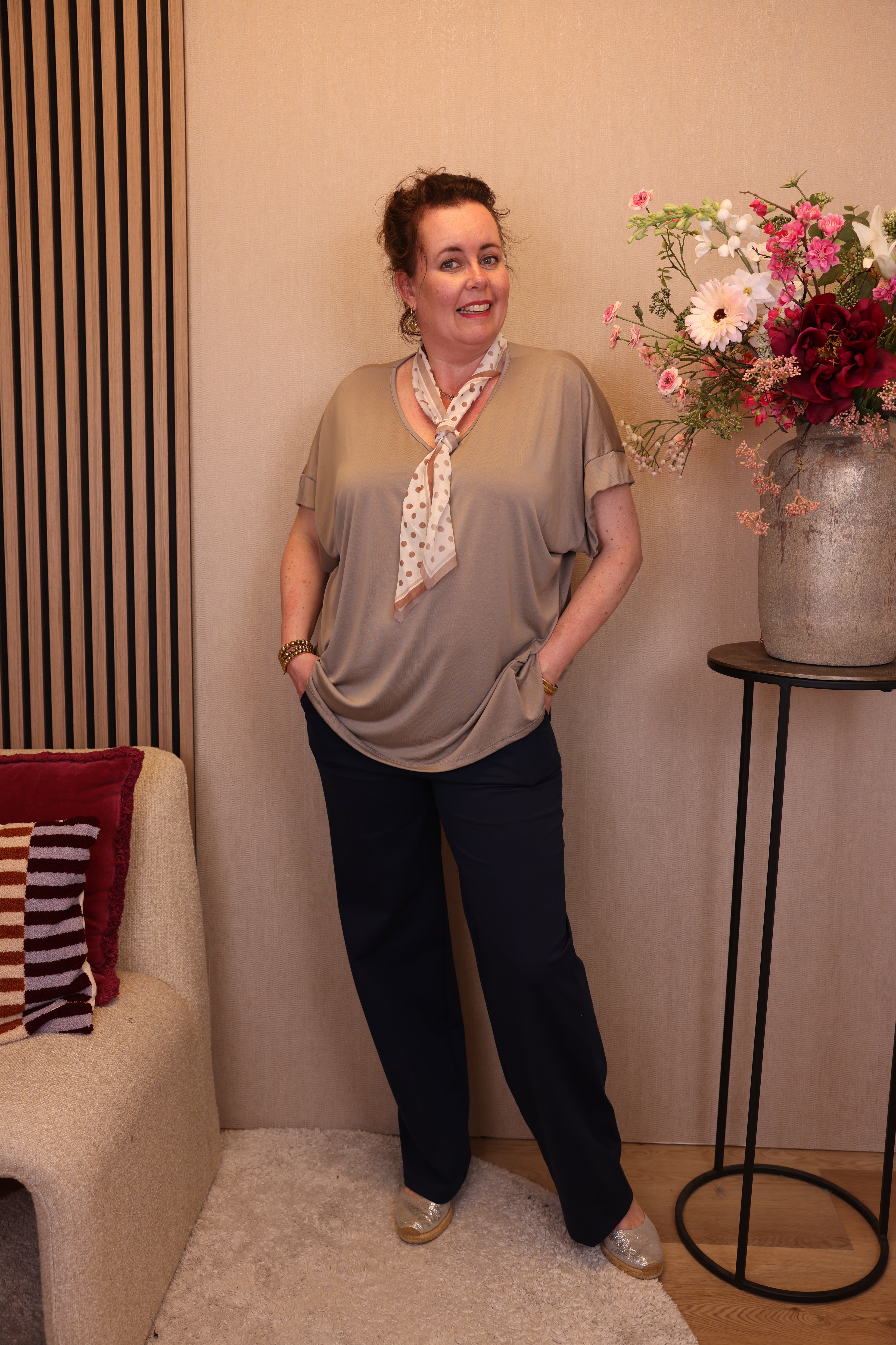 Mieke | Top taupe + gratis sjaal