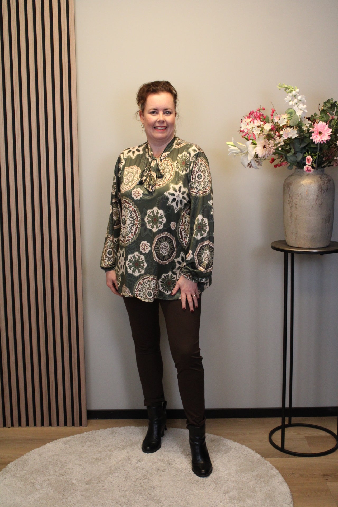 Fina | Blouse groen met strik 52 t/m 58