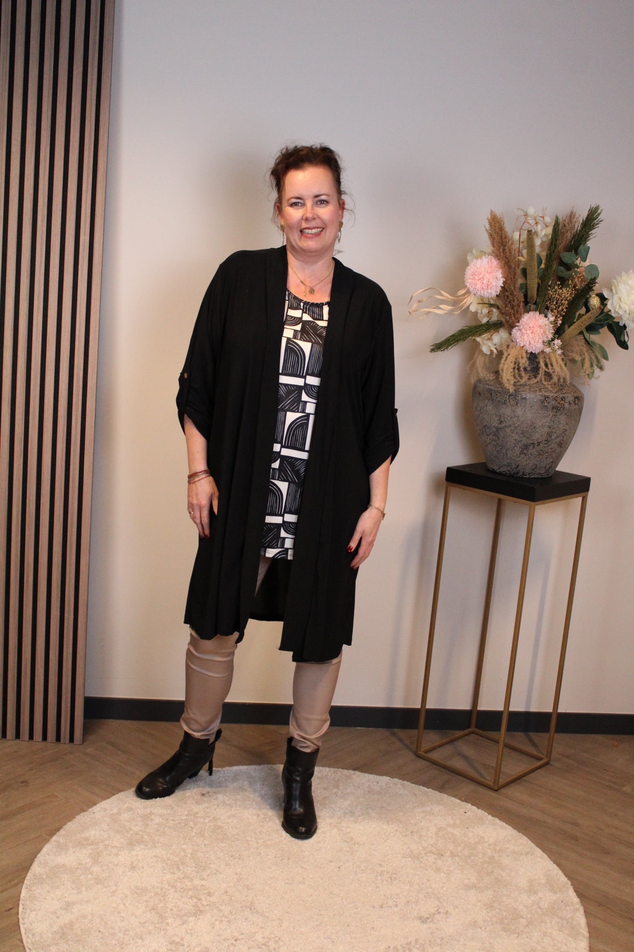 Nienke | Dun vestje kort zwart 52 t/m 58