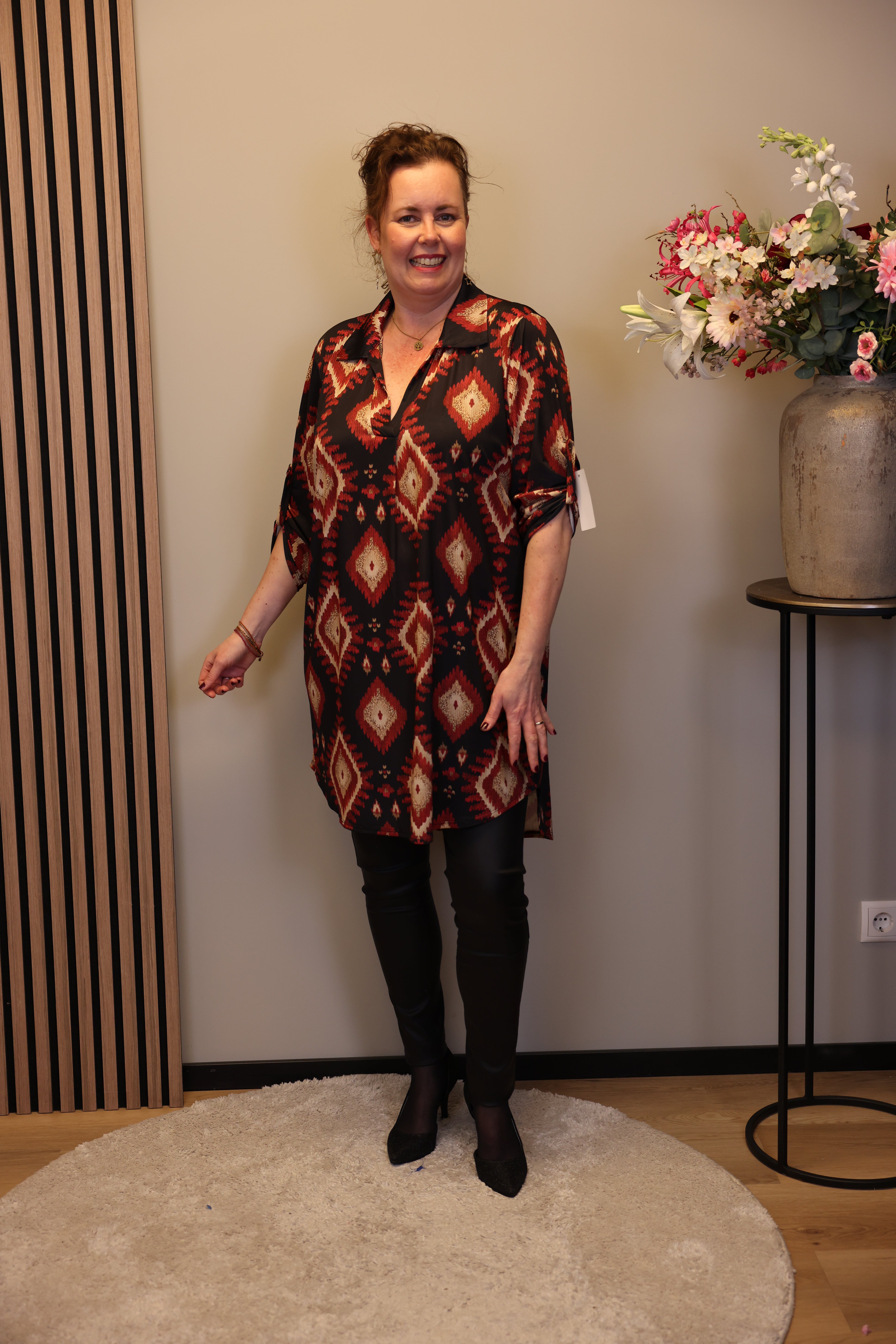 Kyra | Tuniek zwart/rood met kraagje 48 t/m 52