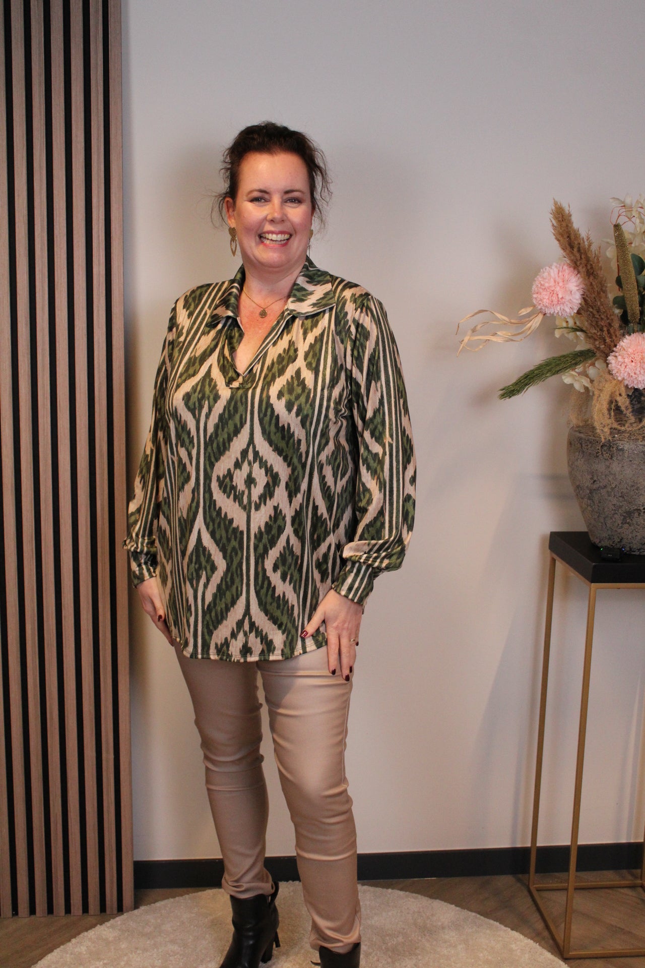 Raina | Blouse groen met kraagje 38 t/m 48