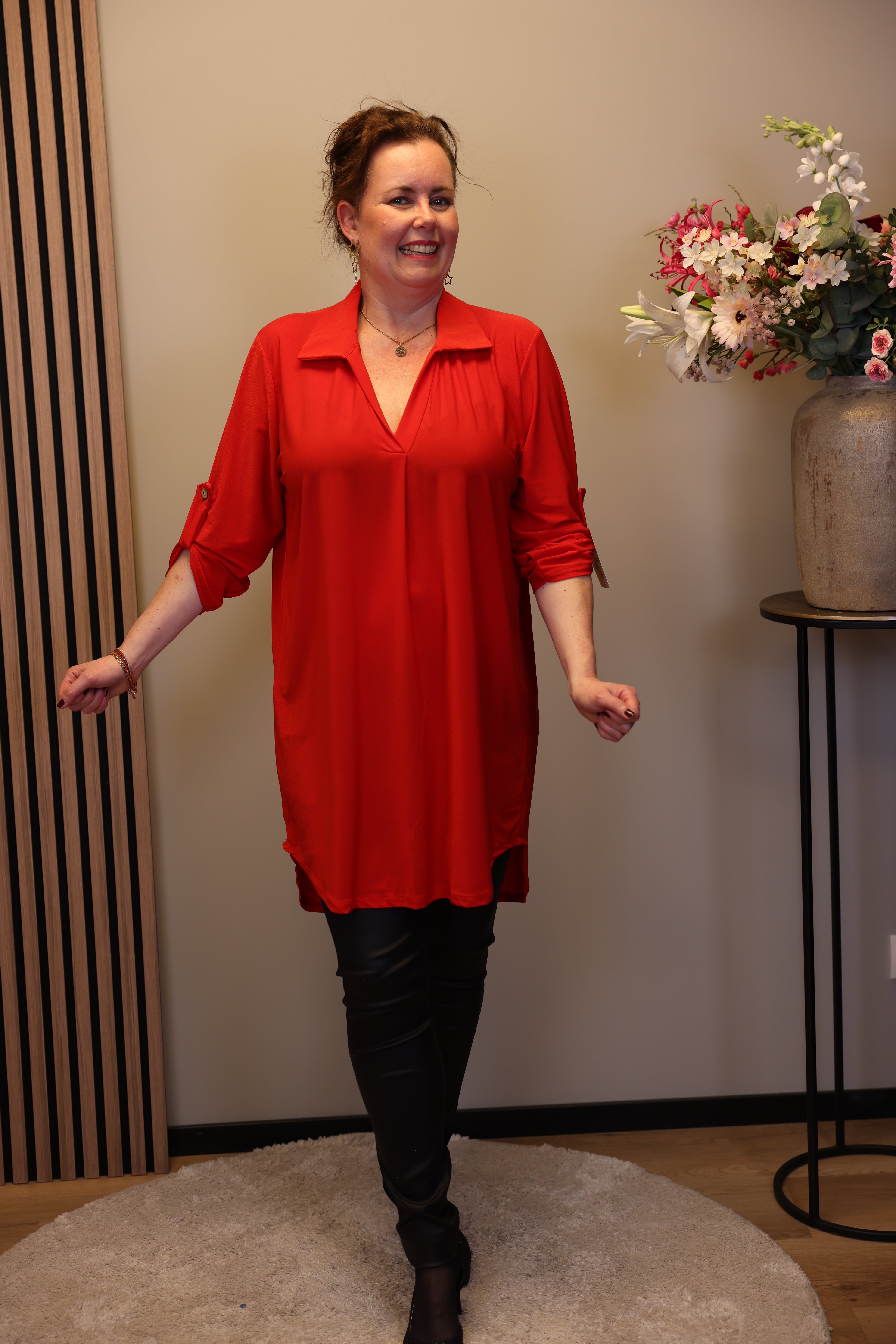 Marieke | Tuniek rood met kraagje