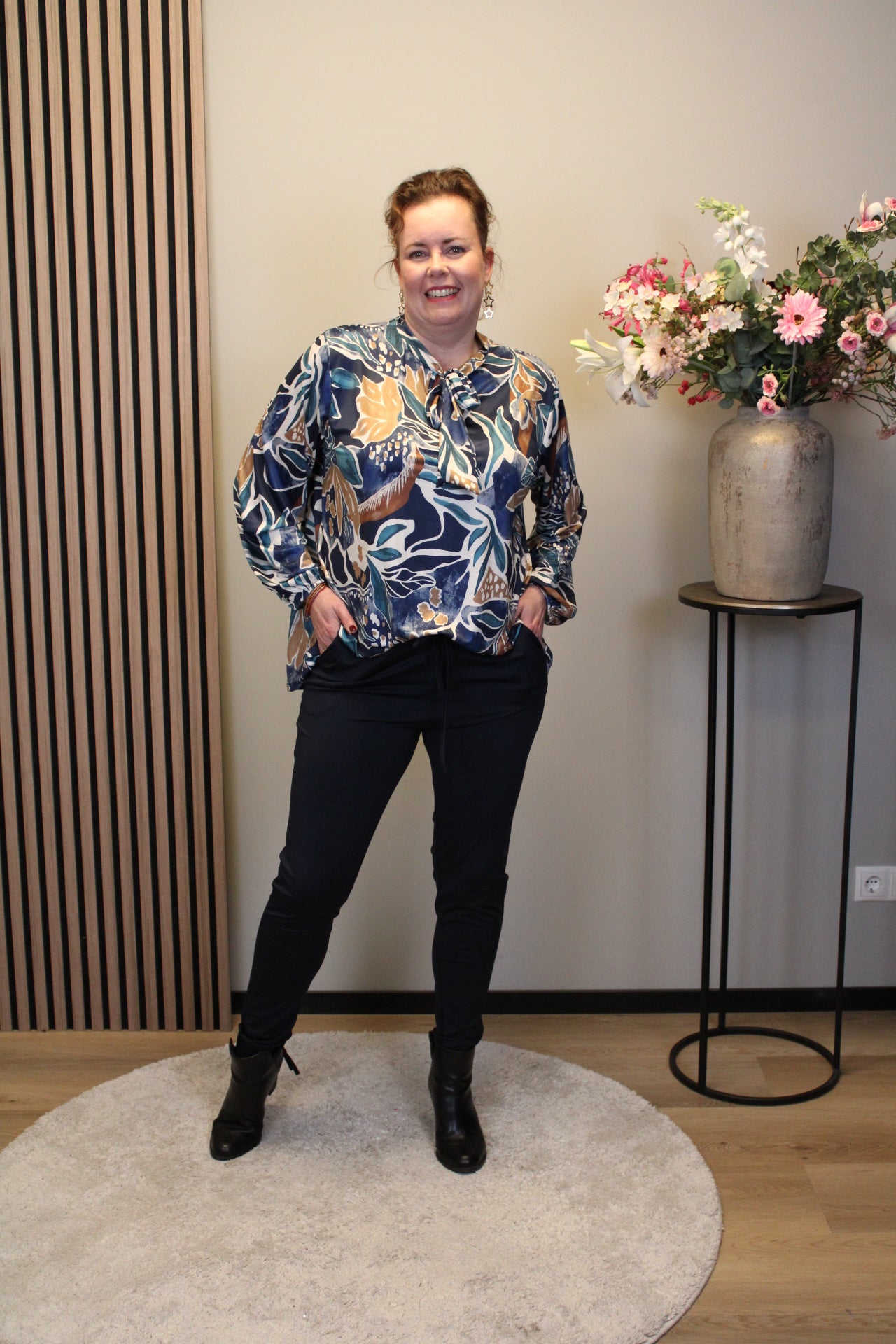 Marae | Blouse blauw met strik 52 t/m 58