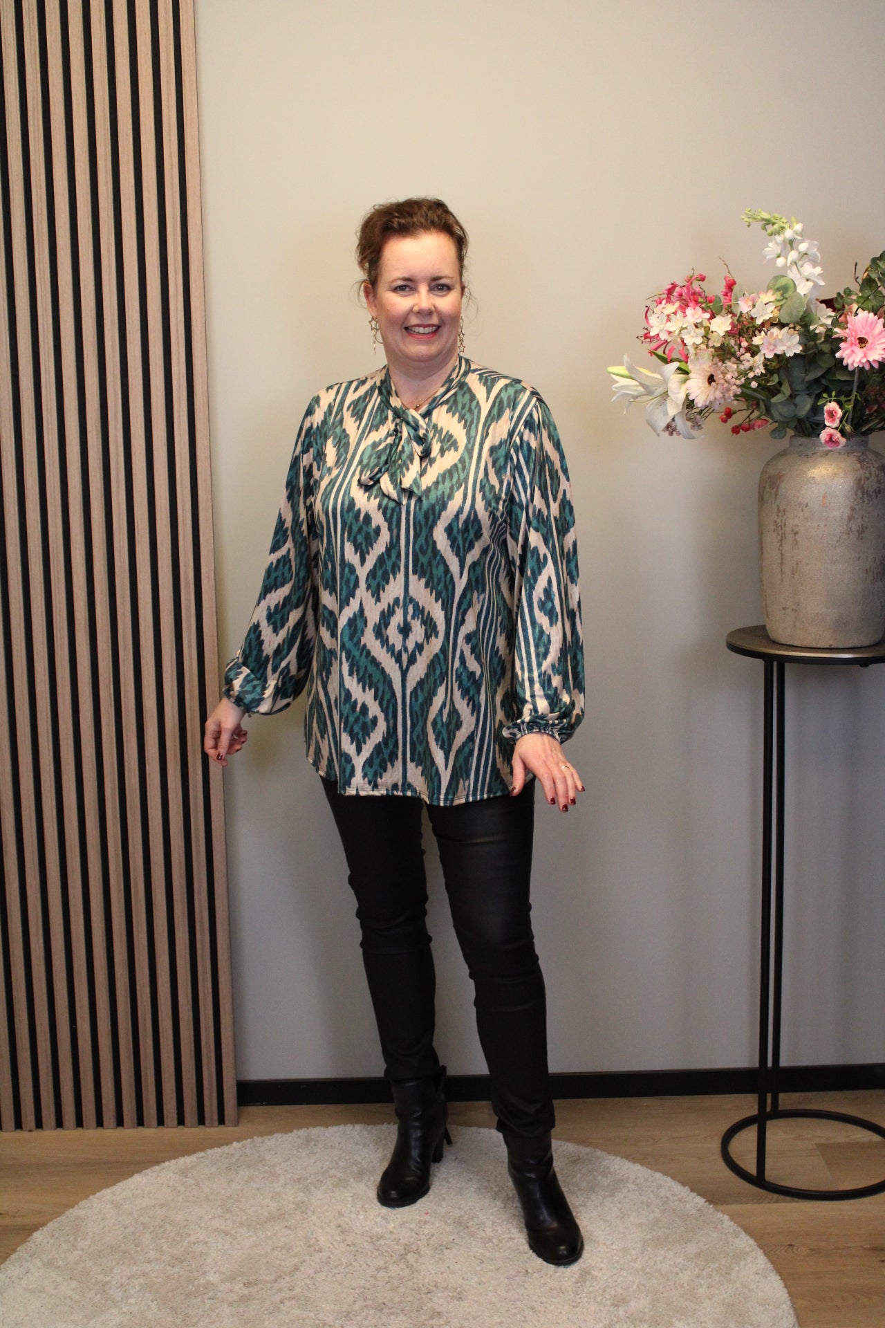 Lara | Blouse met strik aqua lange mouw 38 t/m 48