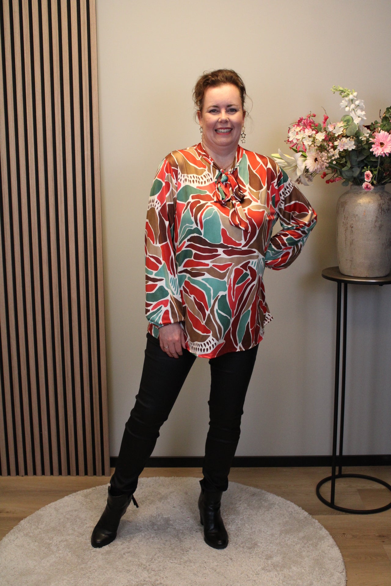 Nikki | Blouse met strik rood lange mouw 38 t/m 48