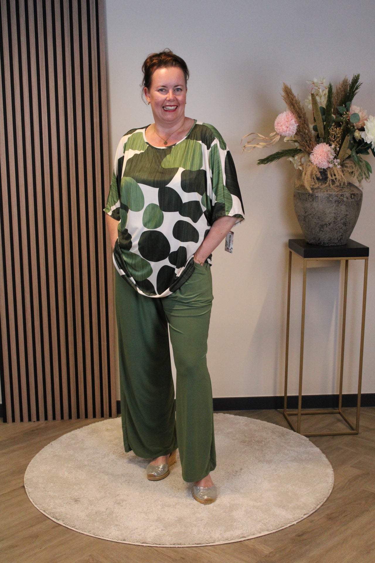 Ellen | Broek groen met zakken 38 t/m 46