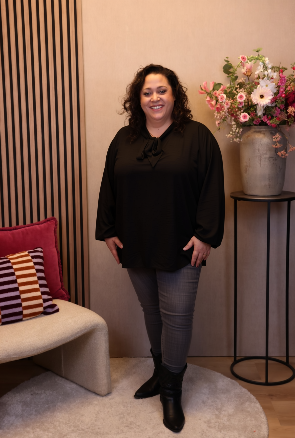 Renske | Blouse zwart met strik
