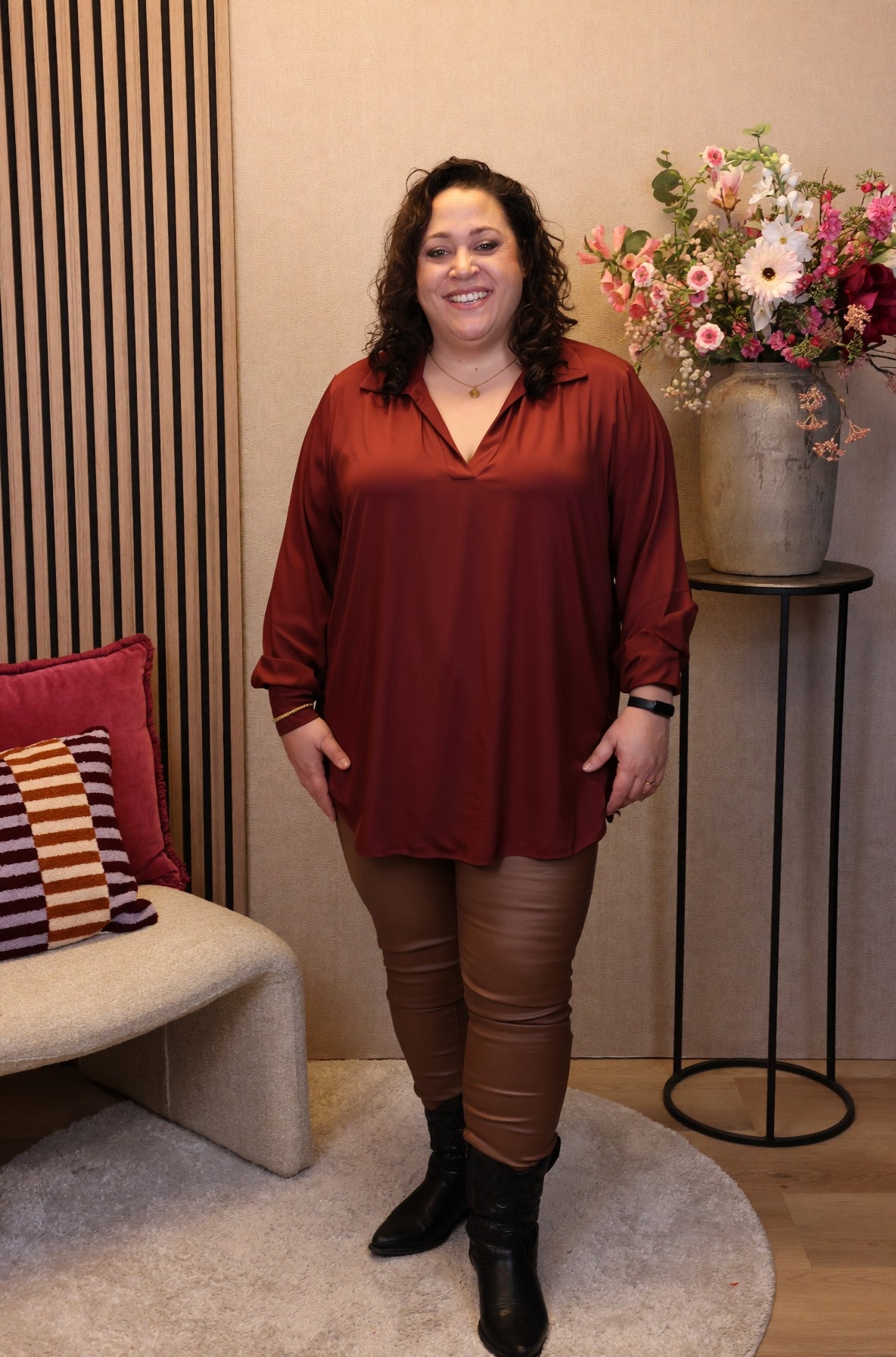 Sara | Blouse bordeaux met kraagje