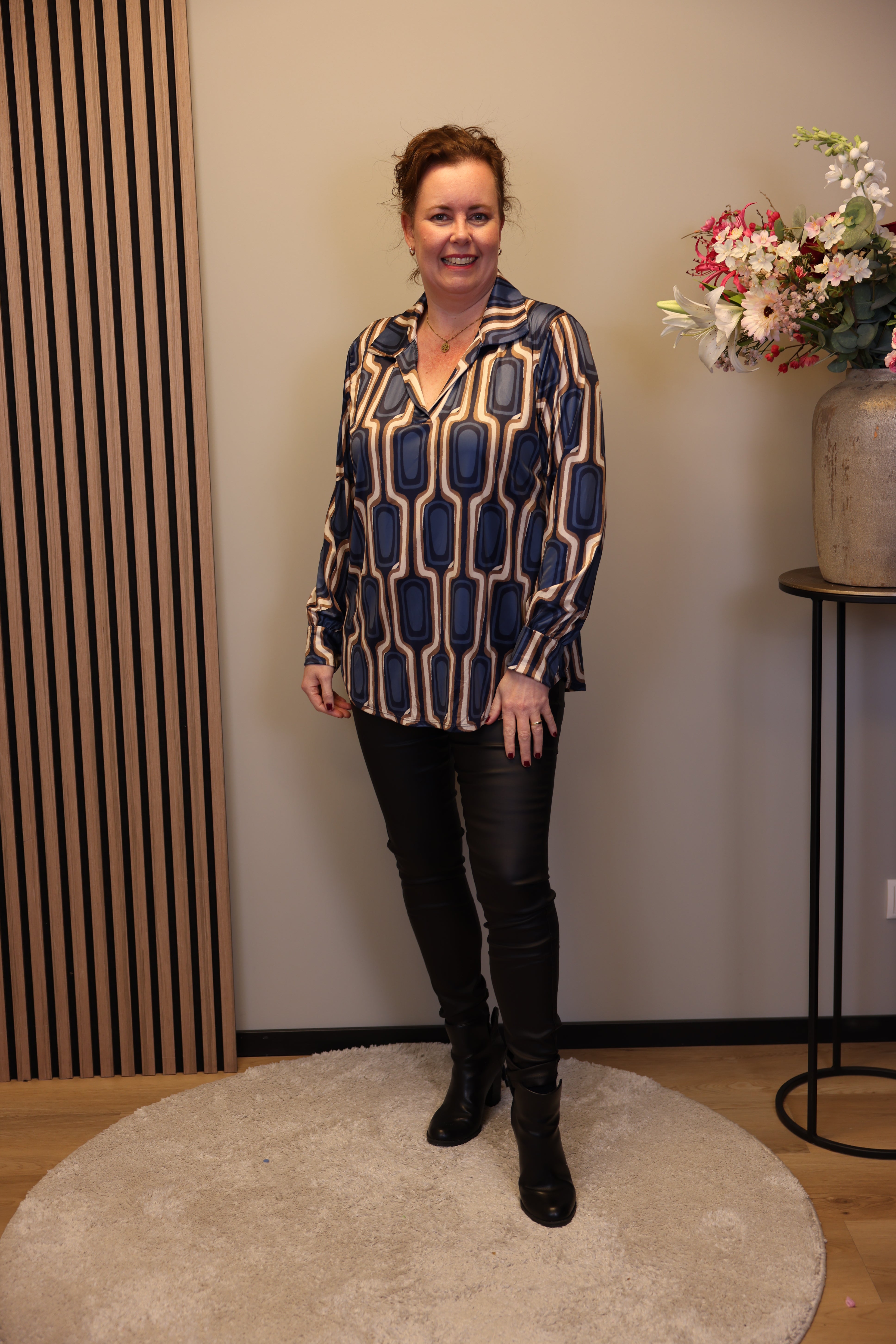 Lieneke | Blouse blauw met kraagje 38 t/m 48