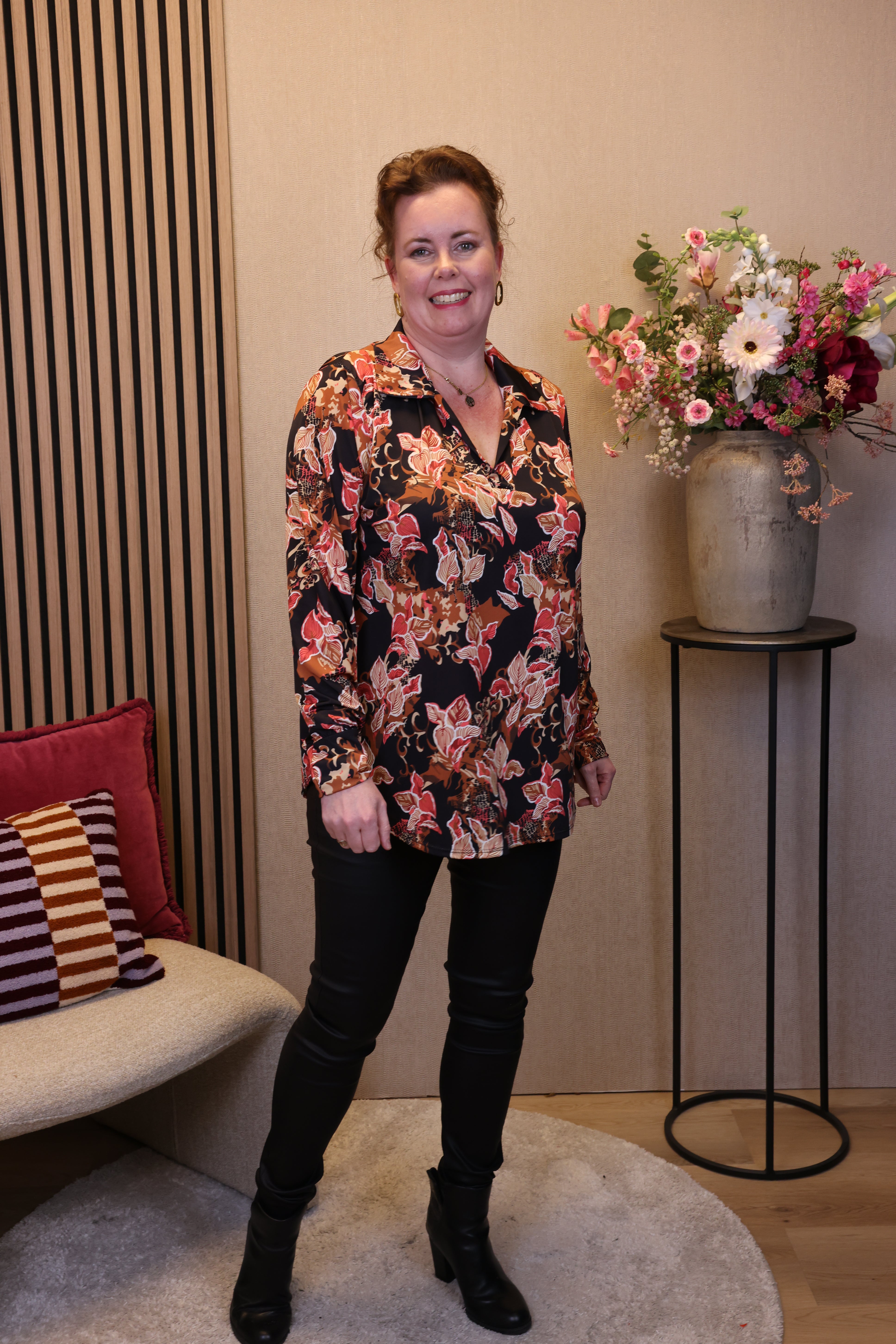 Farah | Blouse zwart met kraagje 38 t/m 48