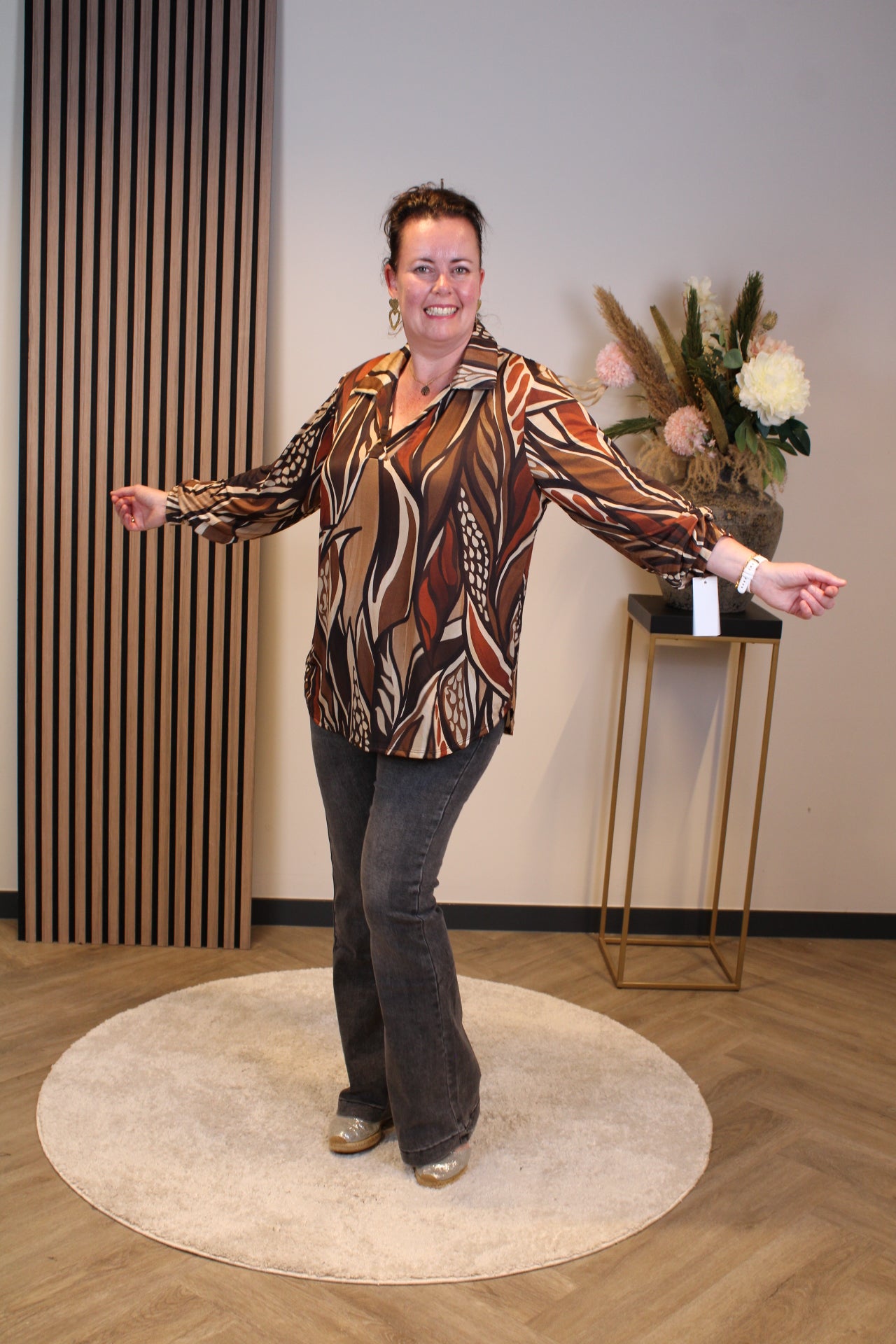 Mona | Blouse bruin met kraagje 38 t/m 48