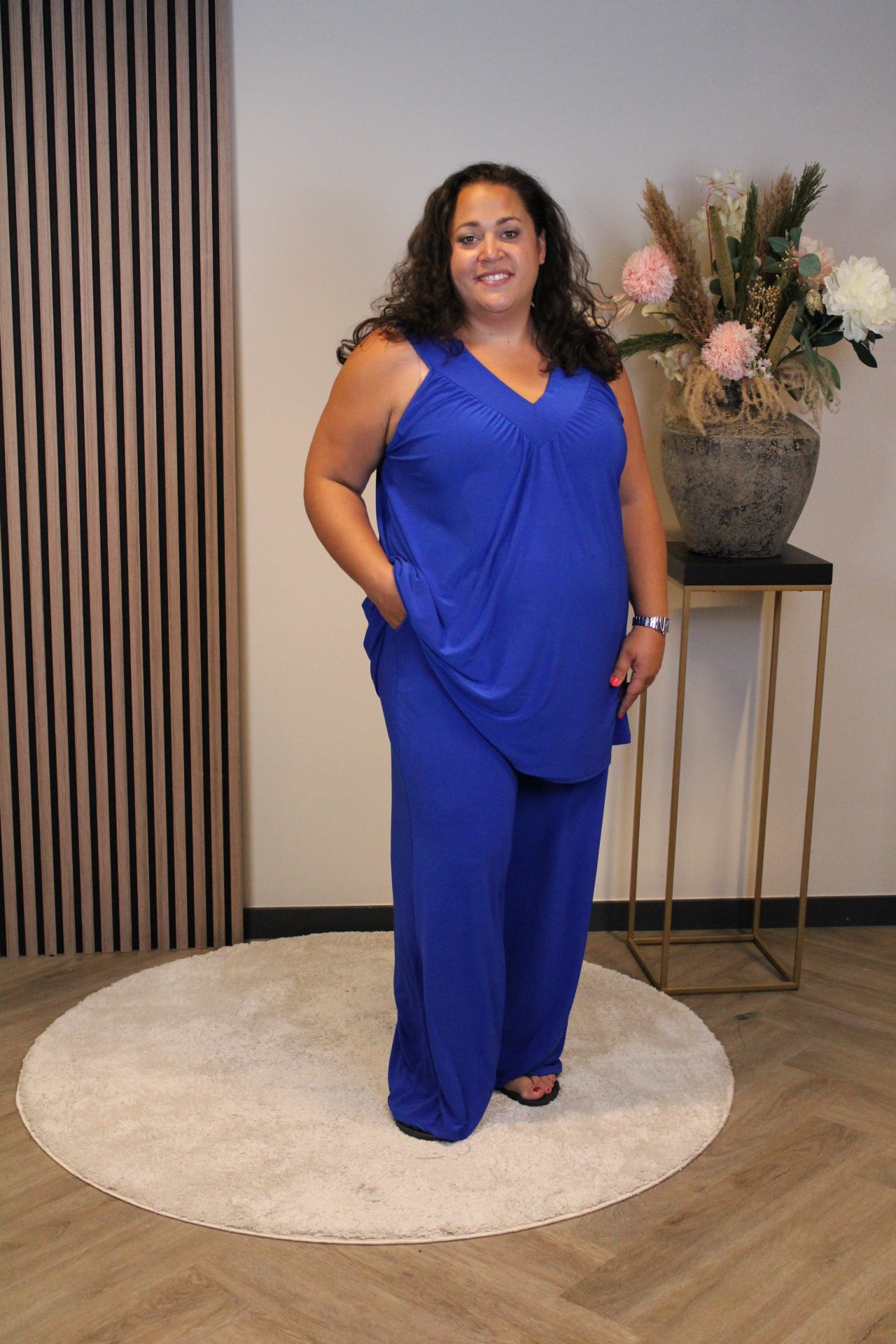 Ellen | Broek kobalt met zakken 48 t/m 54