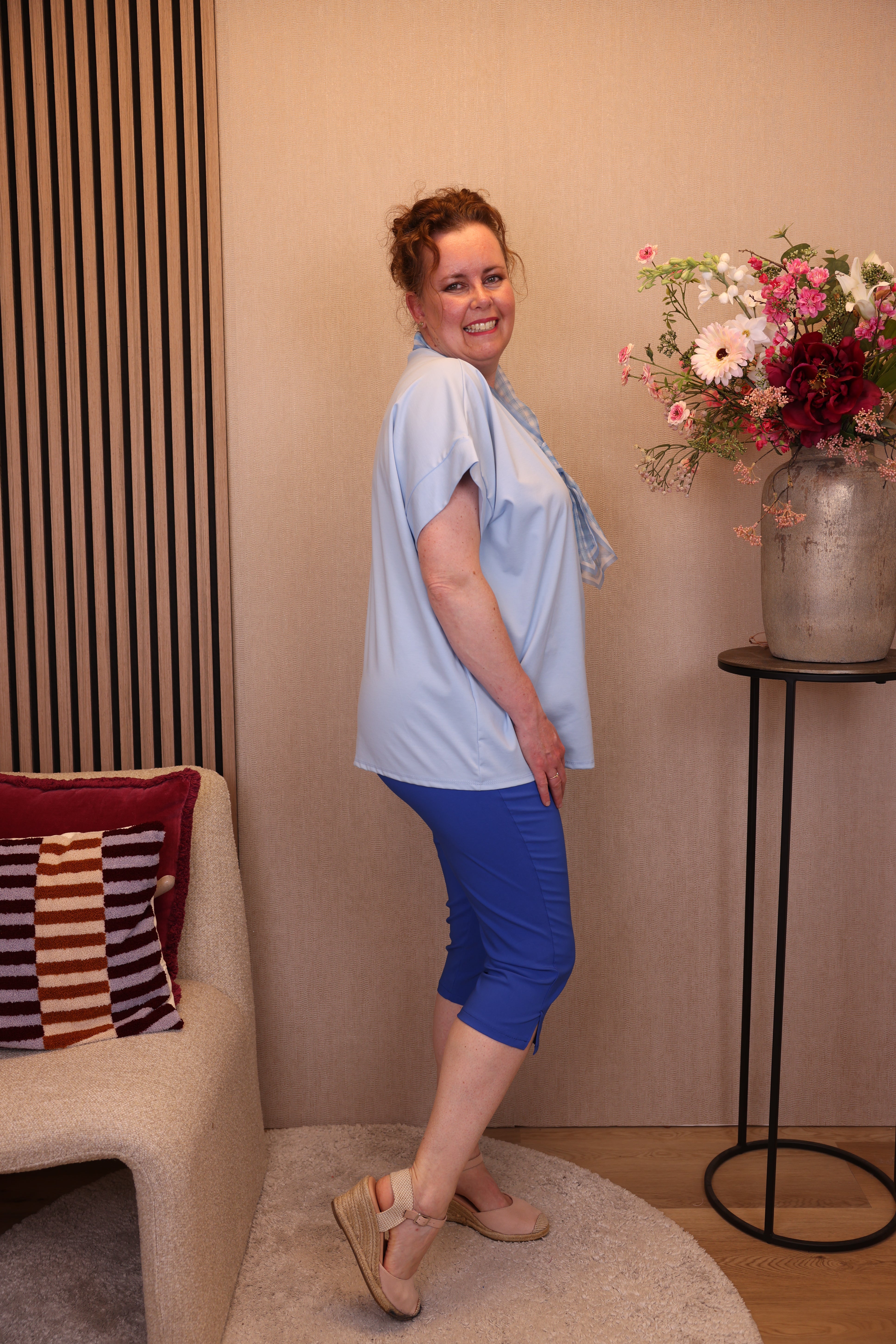 Jasmijn | Broek kort blauw viscose