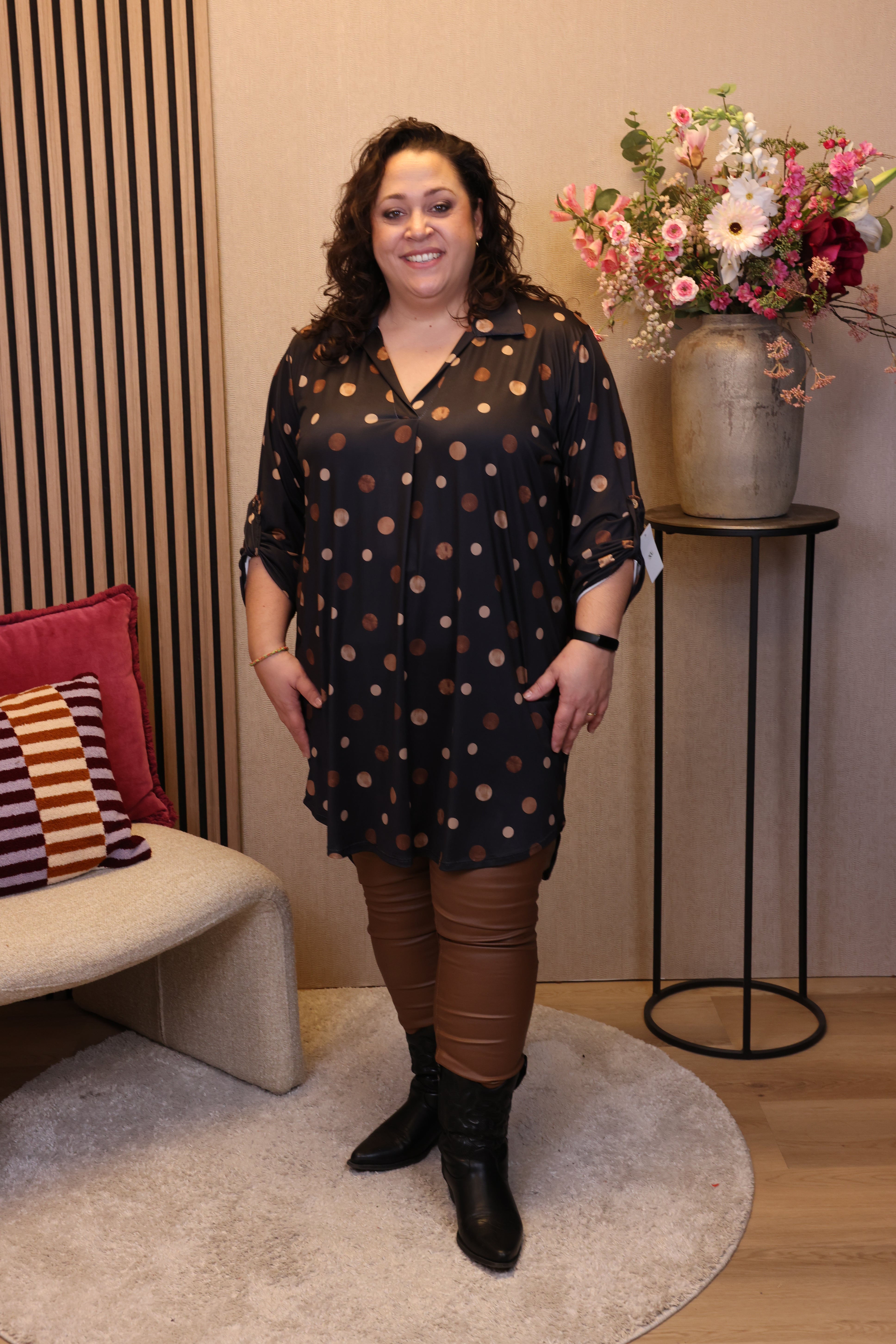 Rika | Tuniek zwart met kraagje