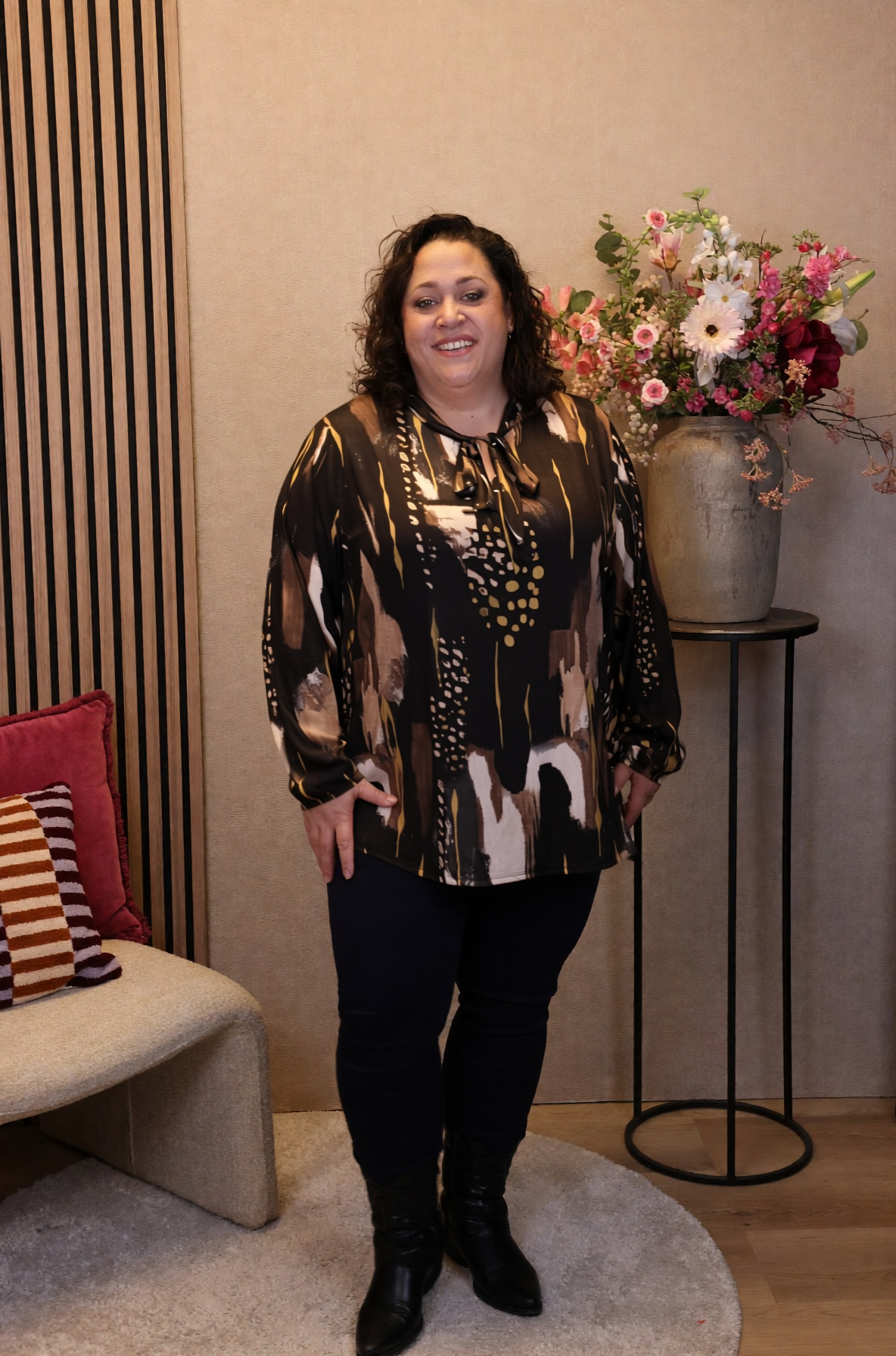 Vela | Blouse zwart met strik