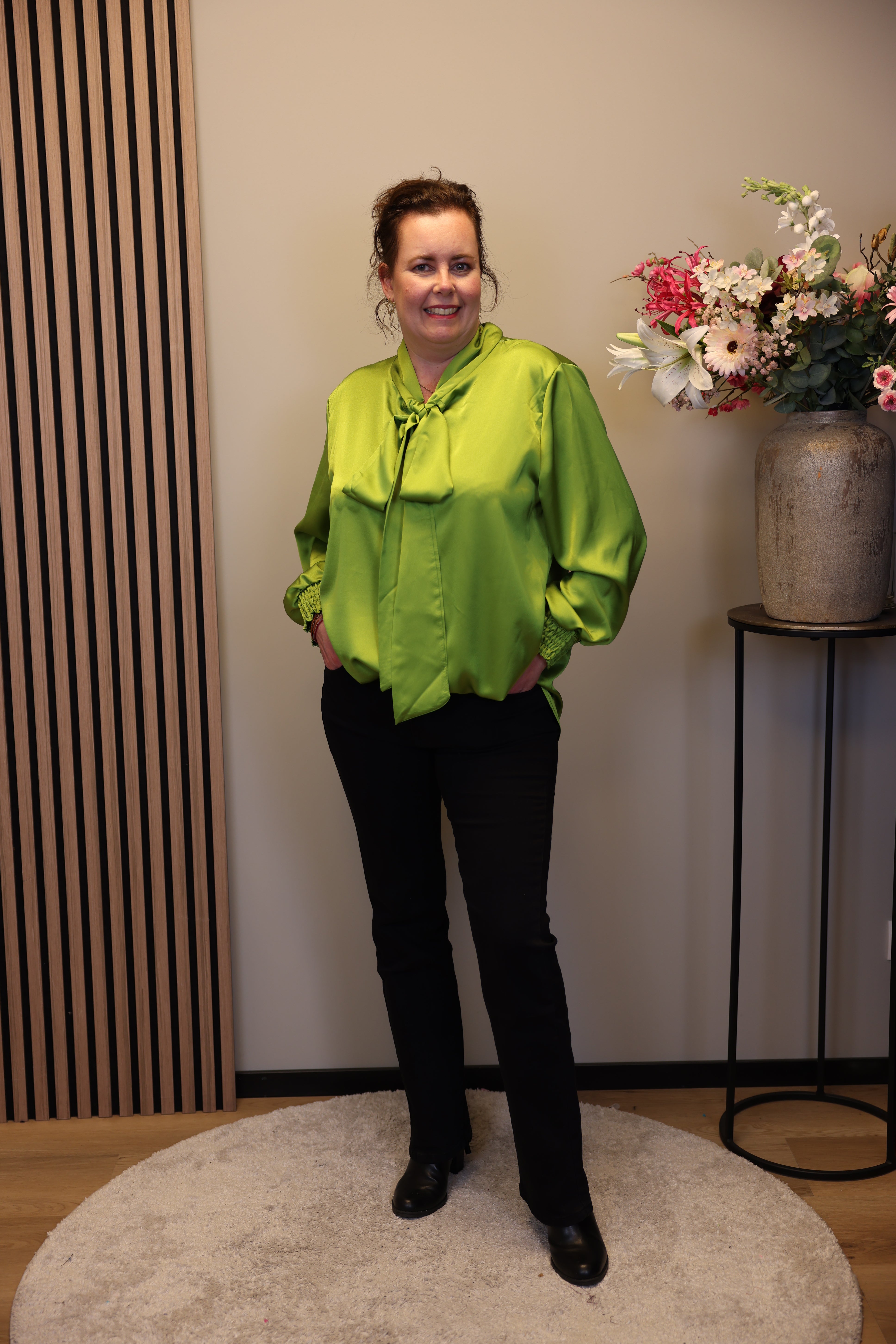 Fabienne | Satijnen blouse appel groen