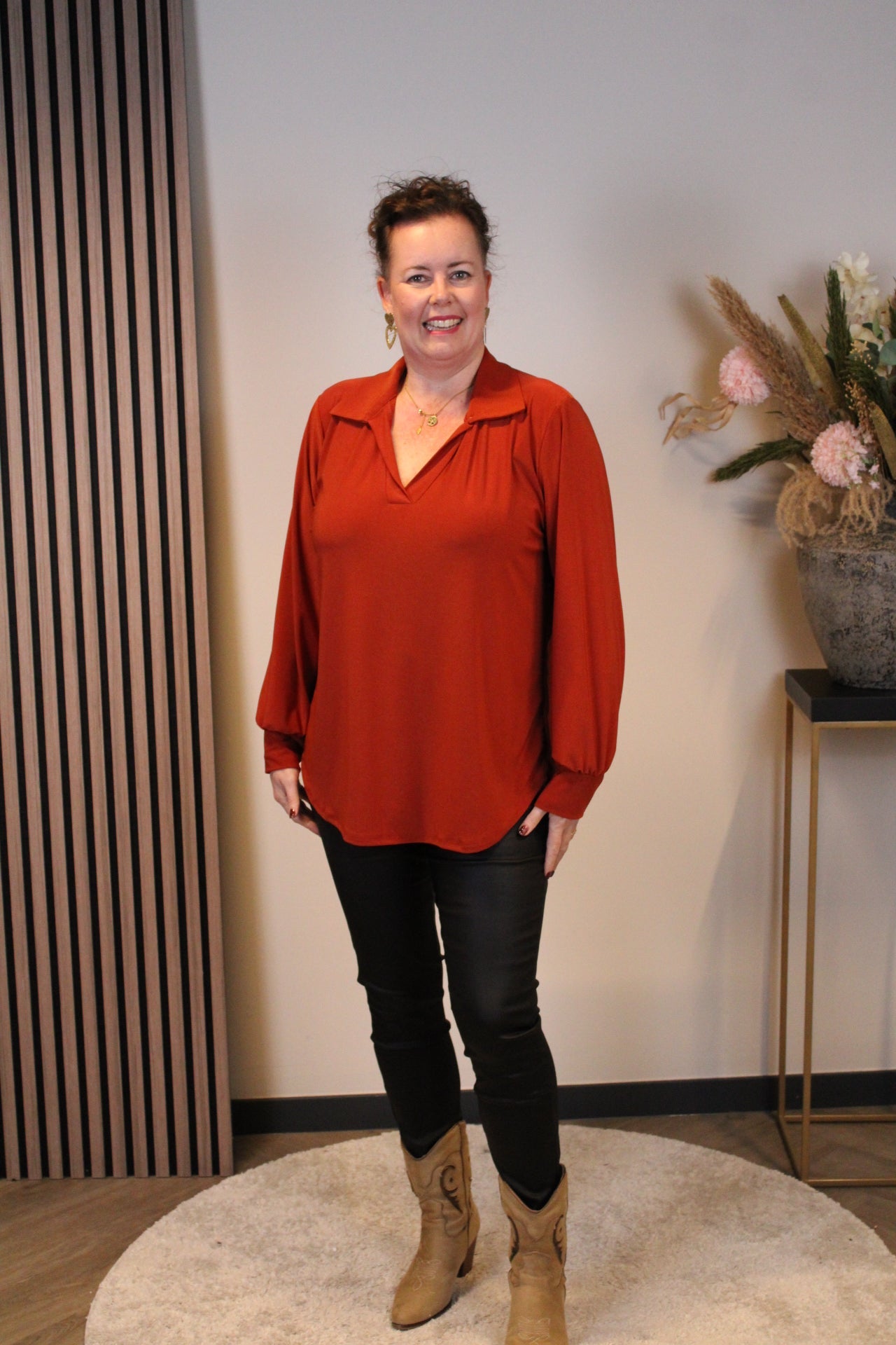 Sara | Blouse roest bruin met kraagje