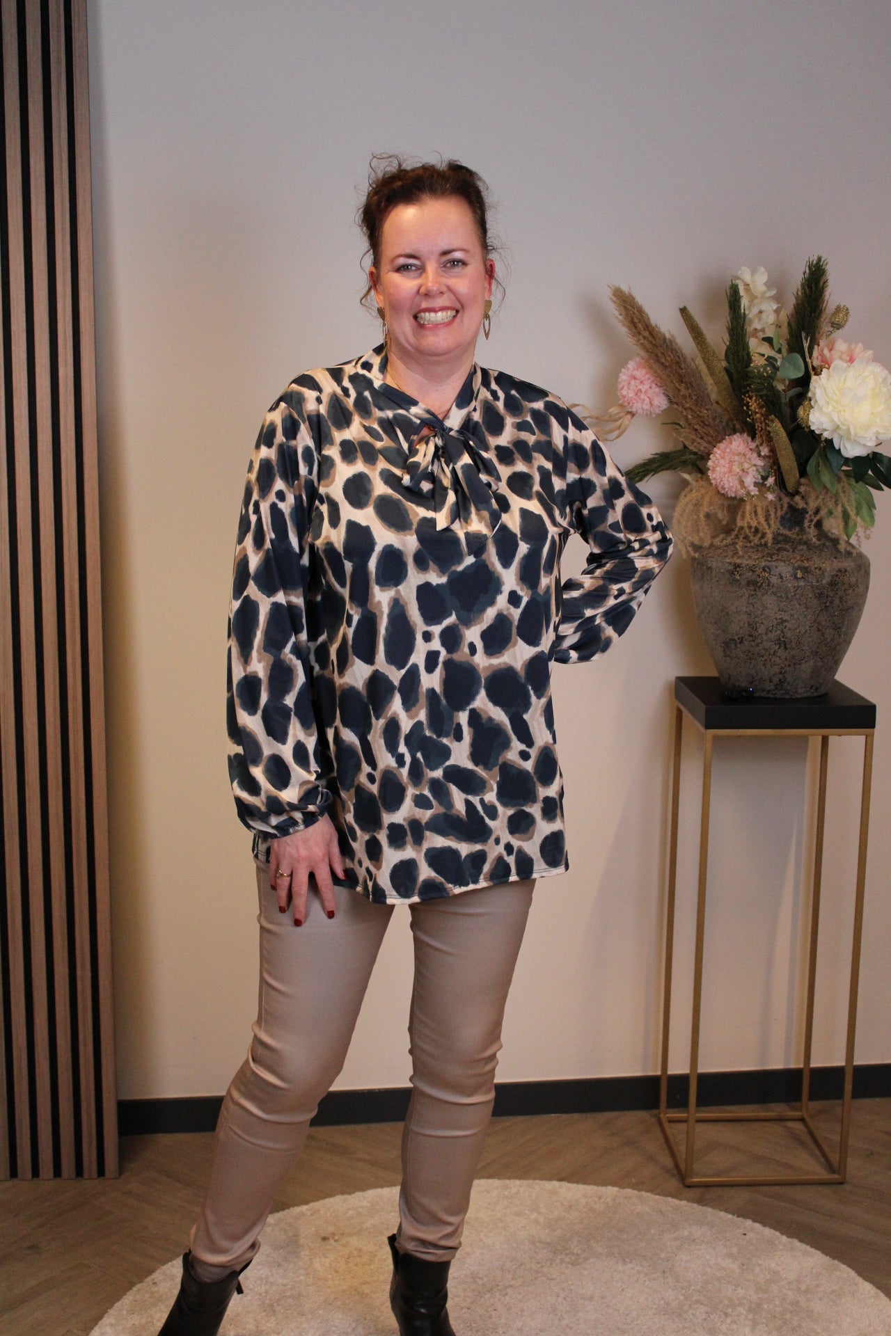 Elske | Blouse met strik blauw lange mouw 38 t/m 48