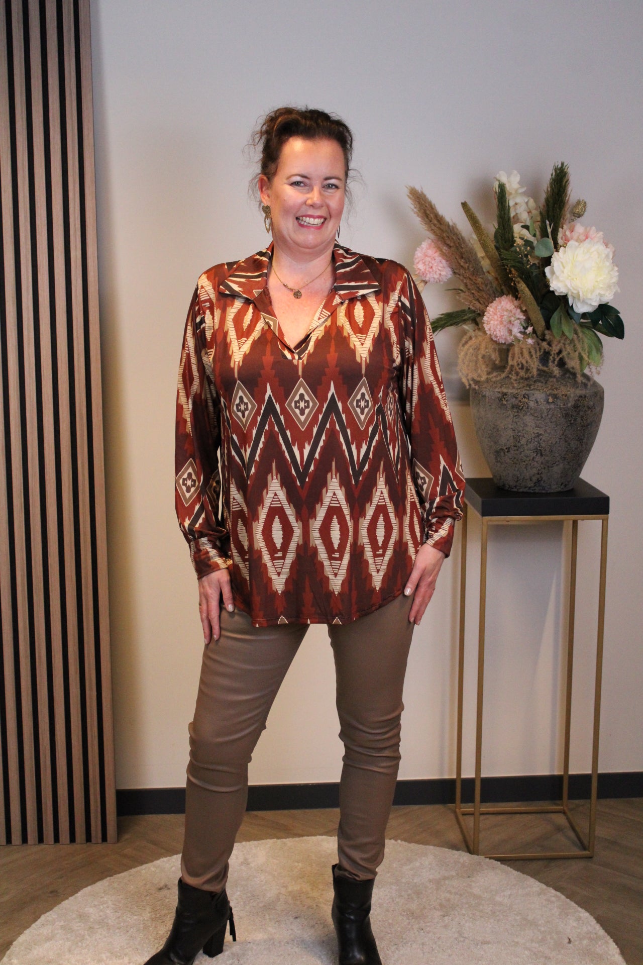 Lando | Blouse bruin met kraagje 38 t/m 48
