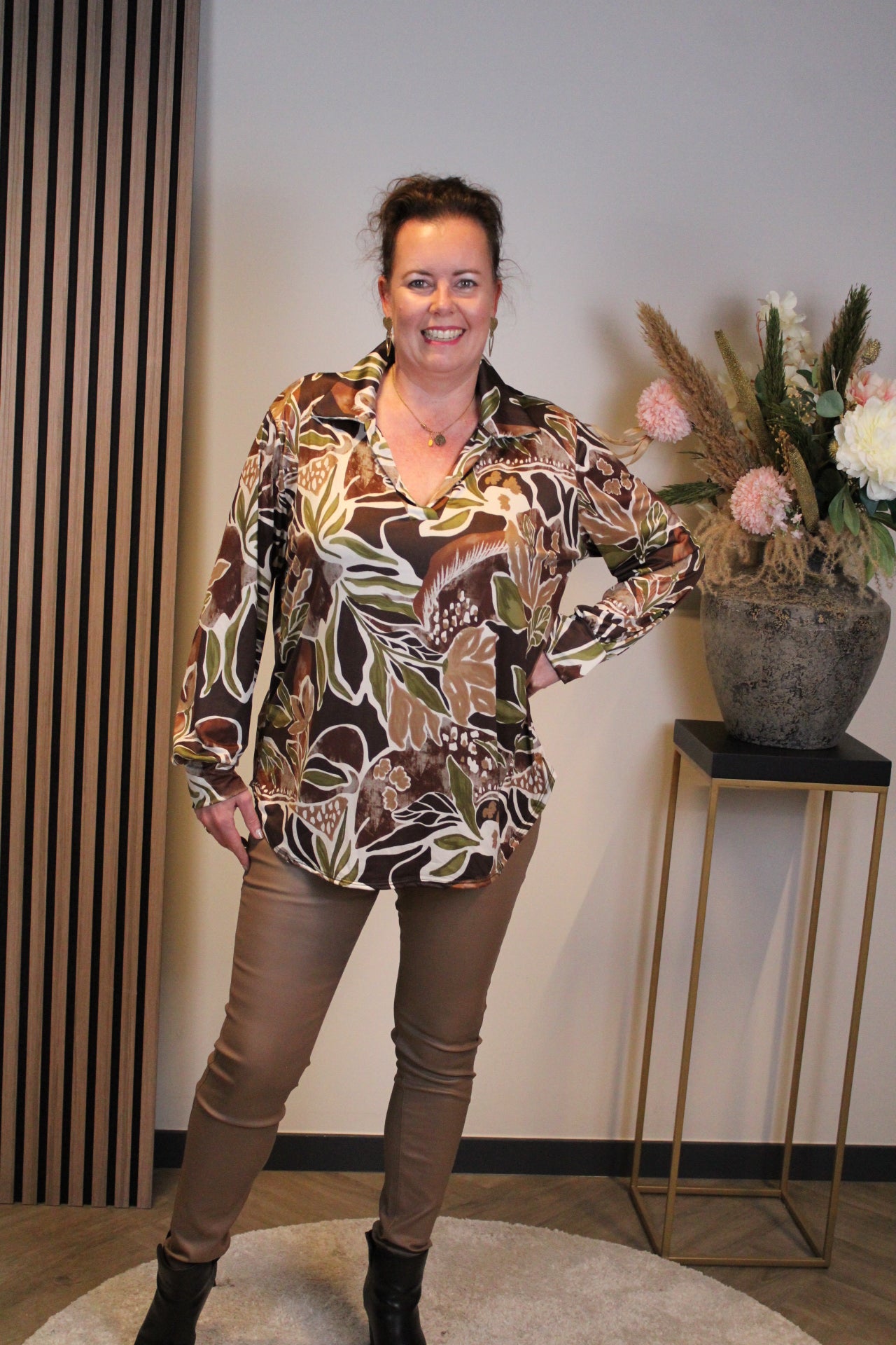 Fieke | Blouse bruin met kraagje 38 t/m 48