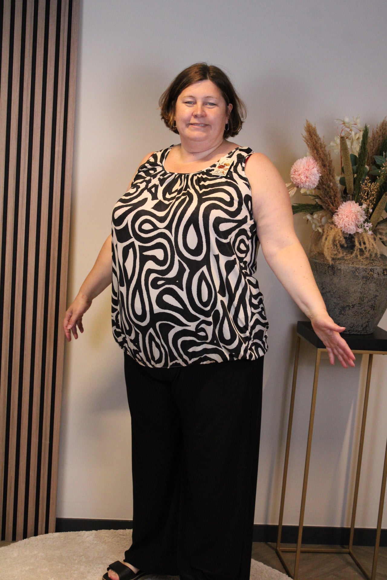 Jill | top zwart 52 t/m 58