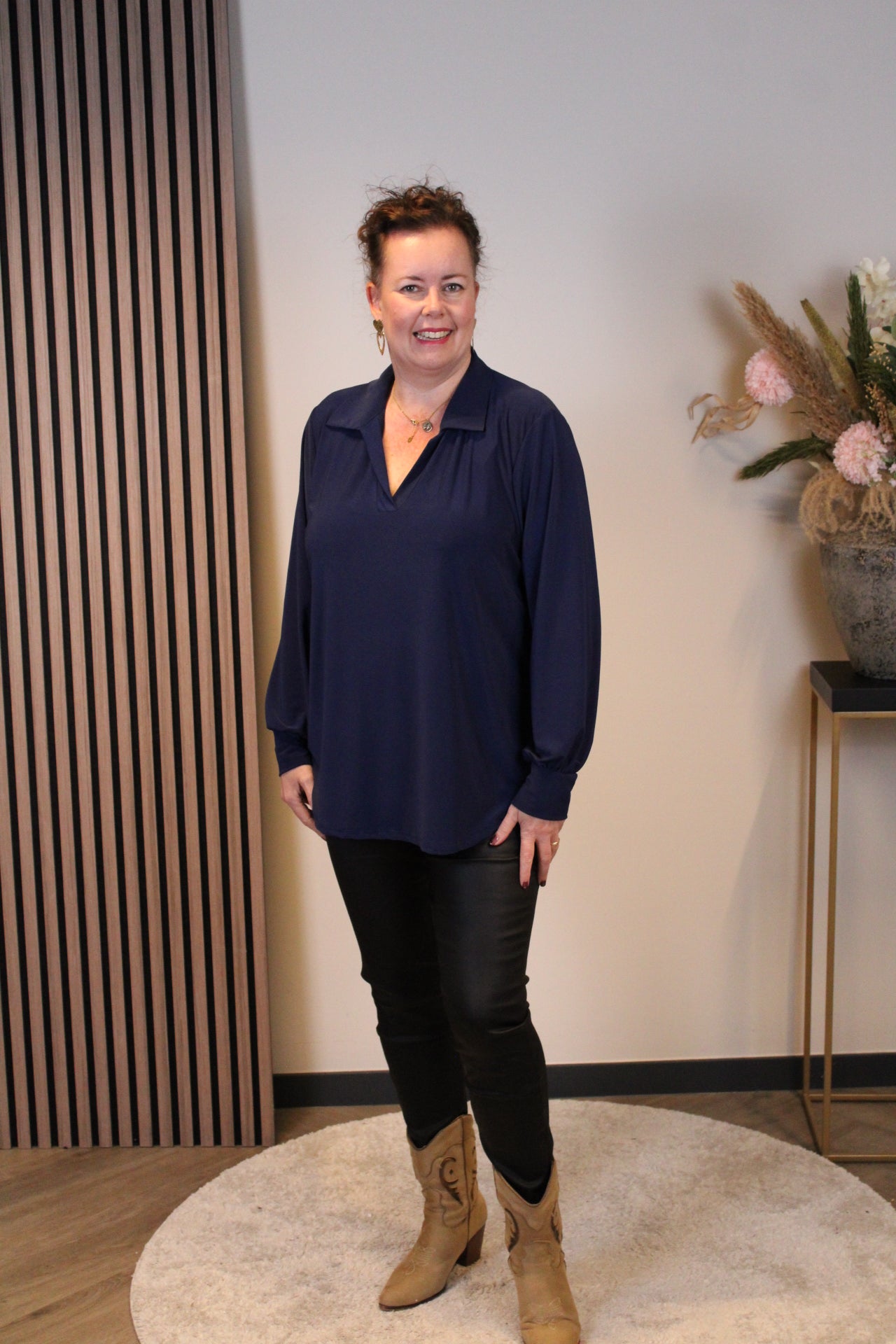 Sara | Blouse navy met kraagje 38 t/m 48